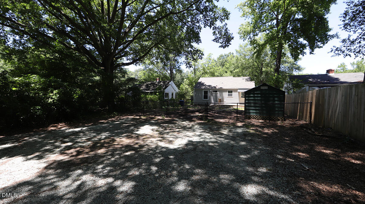 102 E Edgewood Drive Property Photo 3