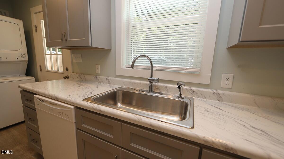 102 E Edgewood Drive Property Photo 7
