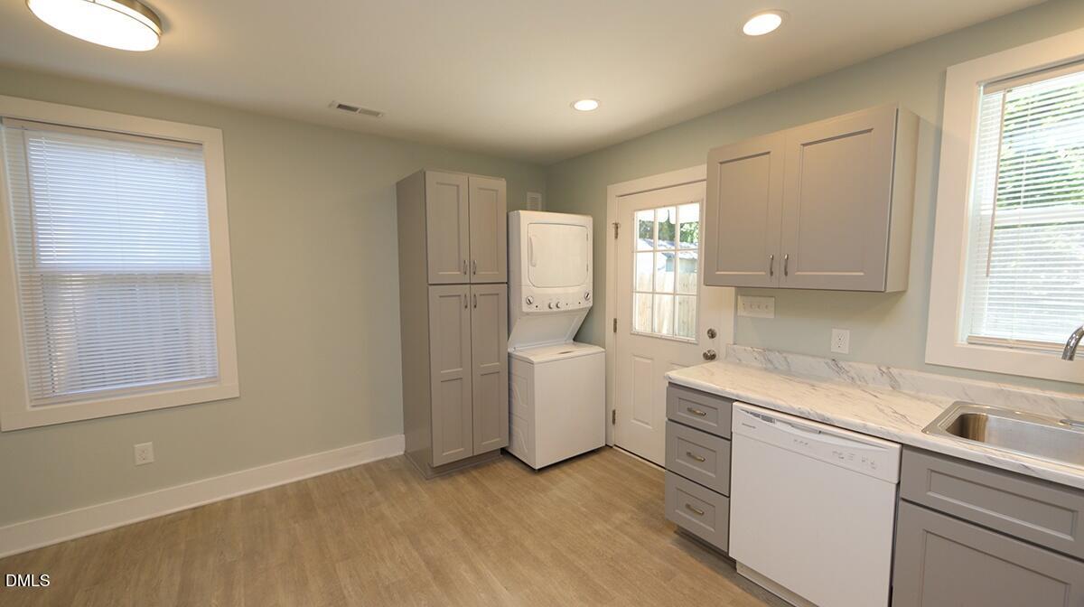 102 E Edgewood Drive Property Photo 8