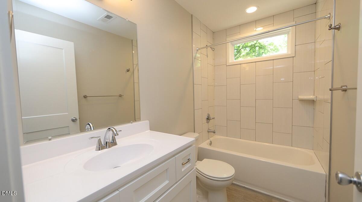 102 E Edgewood Drive Property Photo 14