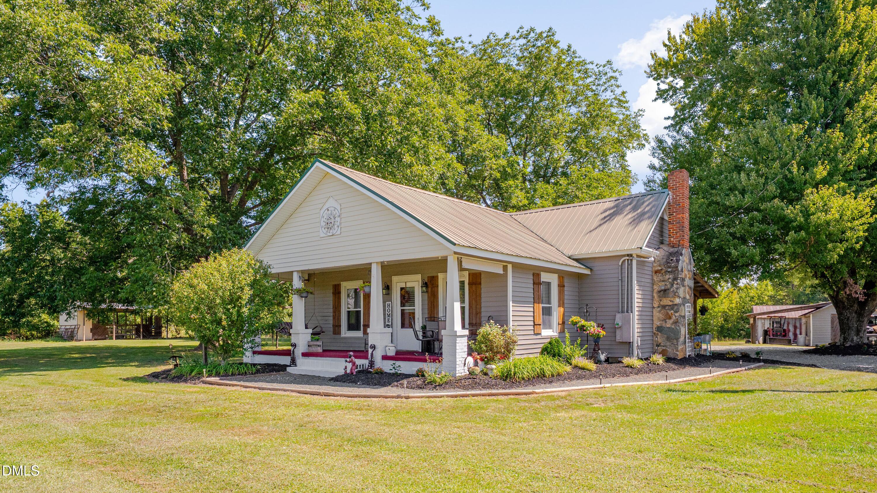 585 Charlie Huff Road Property Photo 1