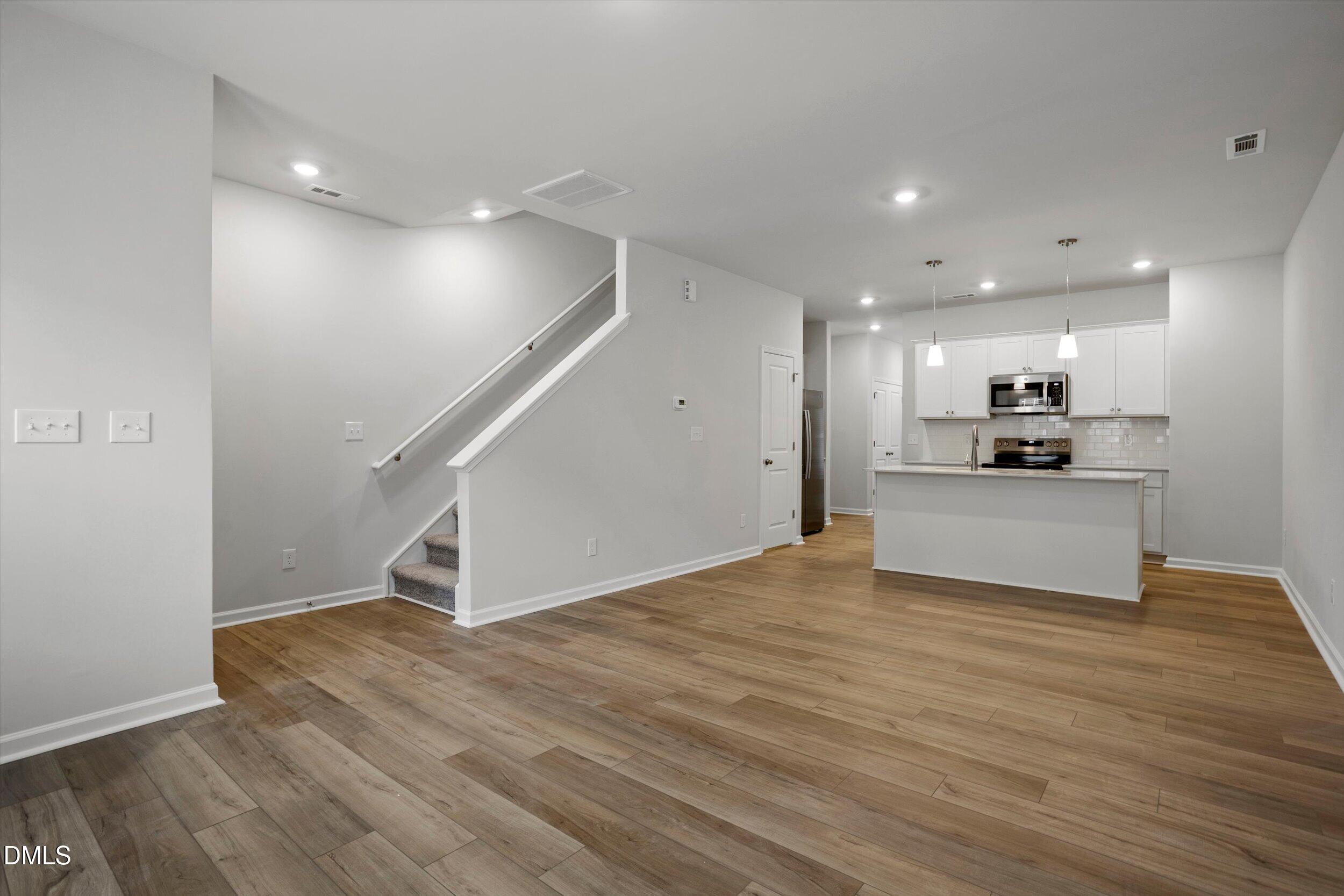 112 Flowering Maple Way 288 Property Photo 5