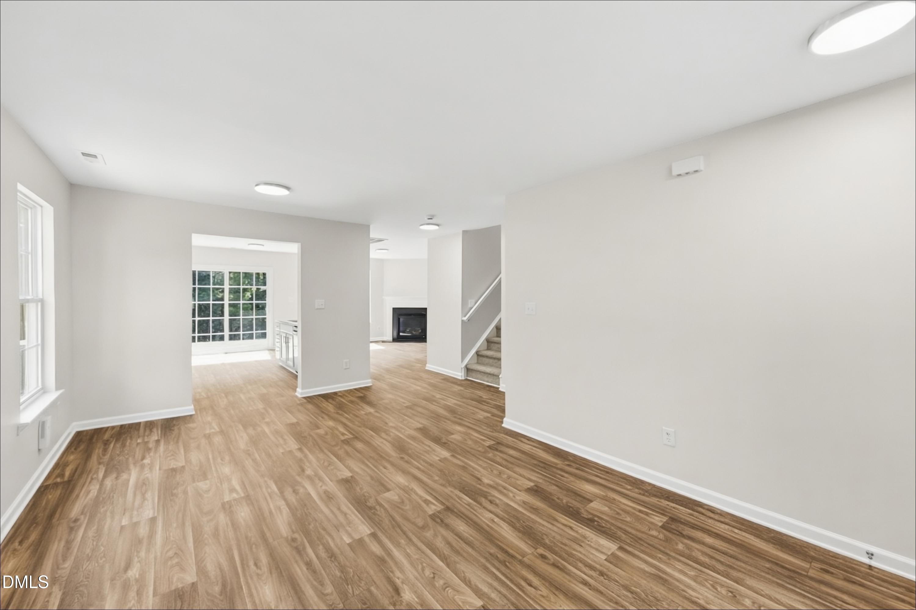 906 Statler Drive Property Photo 2