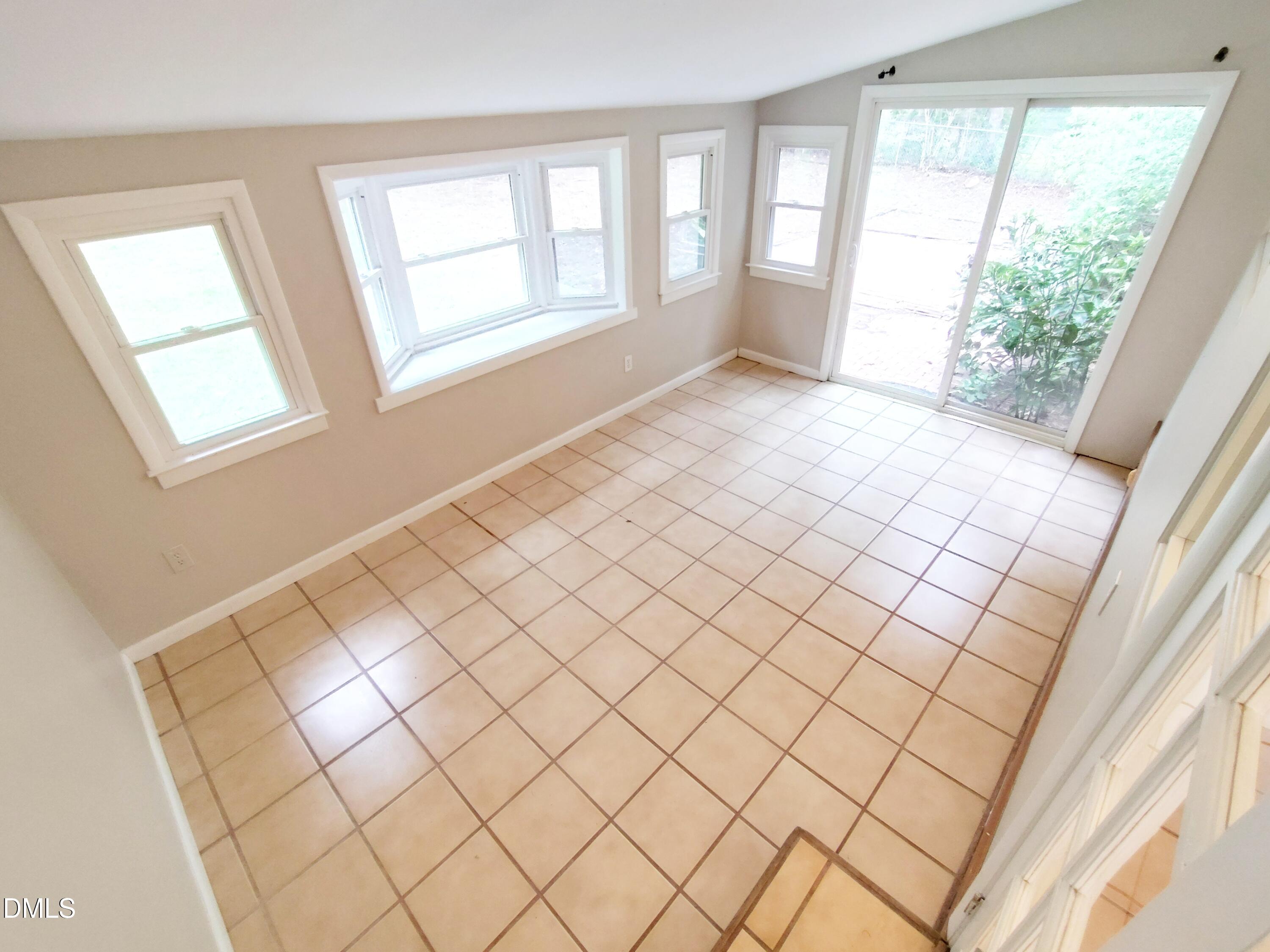 1720 Euclid Road Property Photo 7