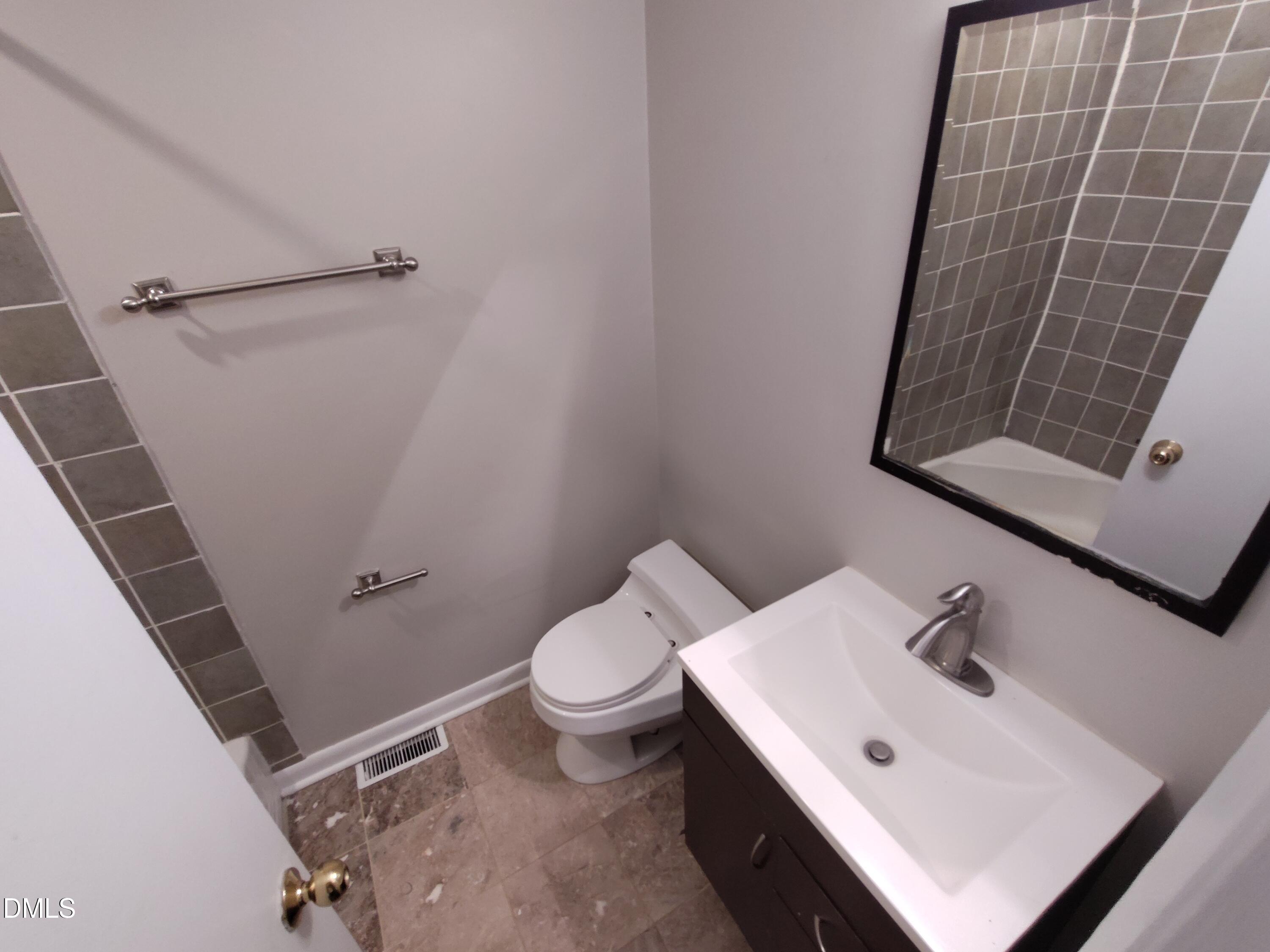 1720 Euclid Road Property Photo 13
