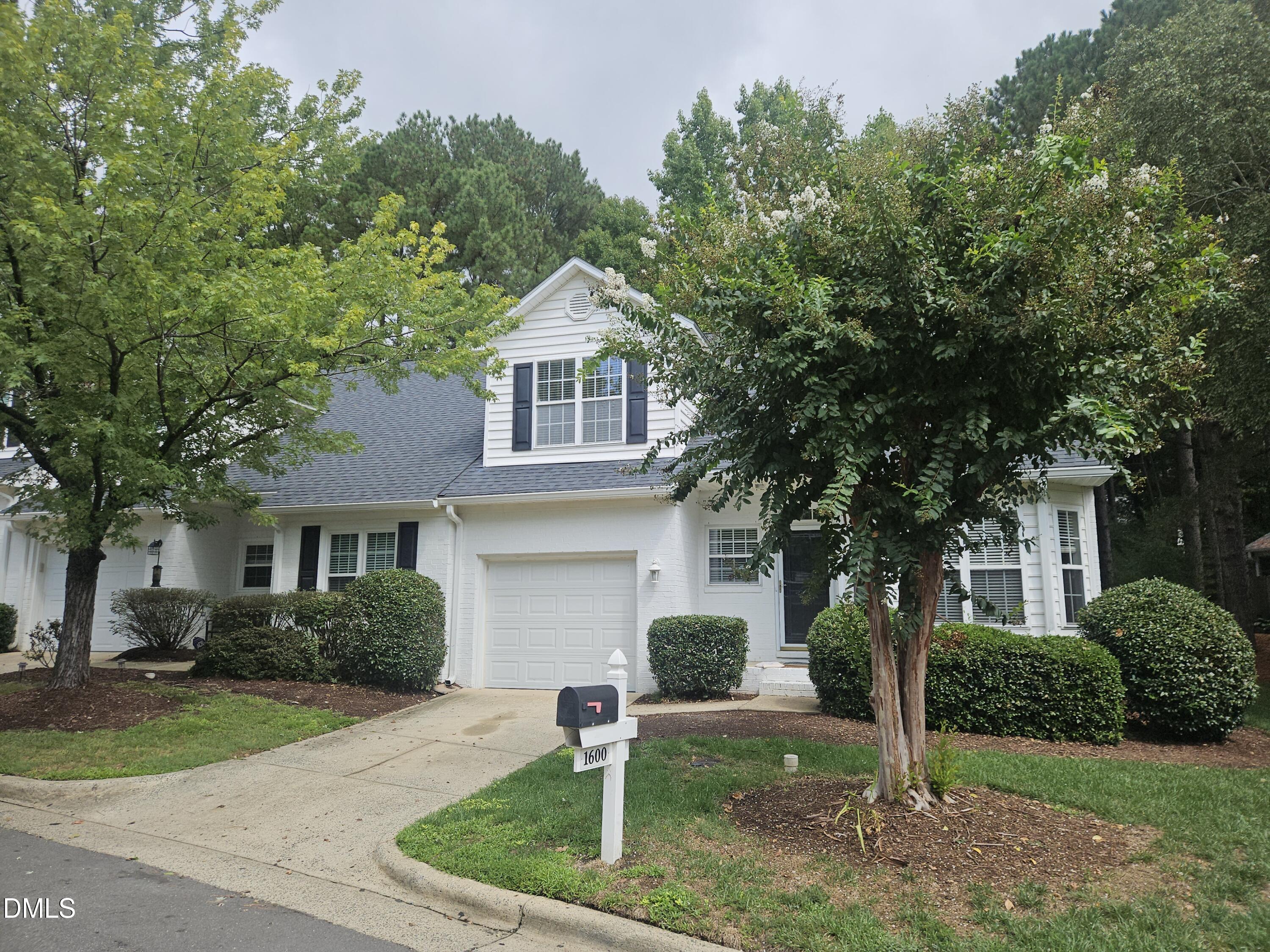 1600 Poets Glade Drive Property Photo 2