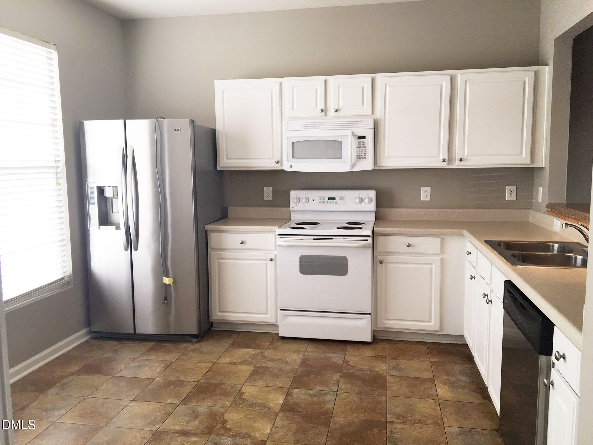 5111 Obion Court Property Photo 2