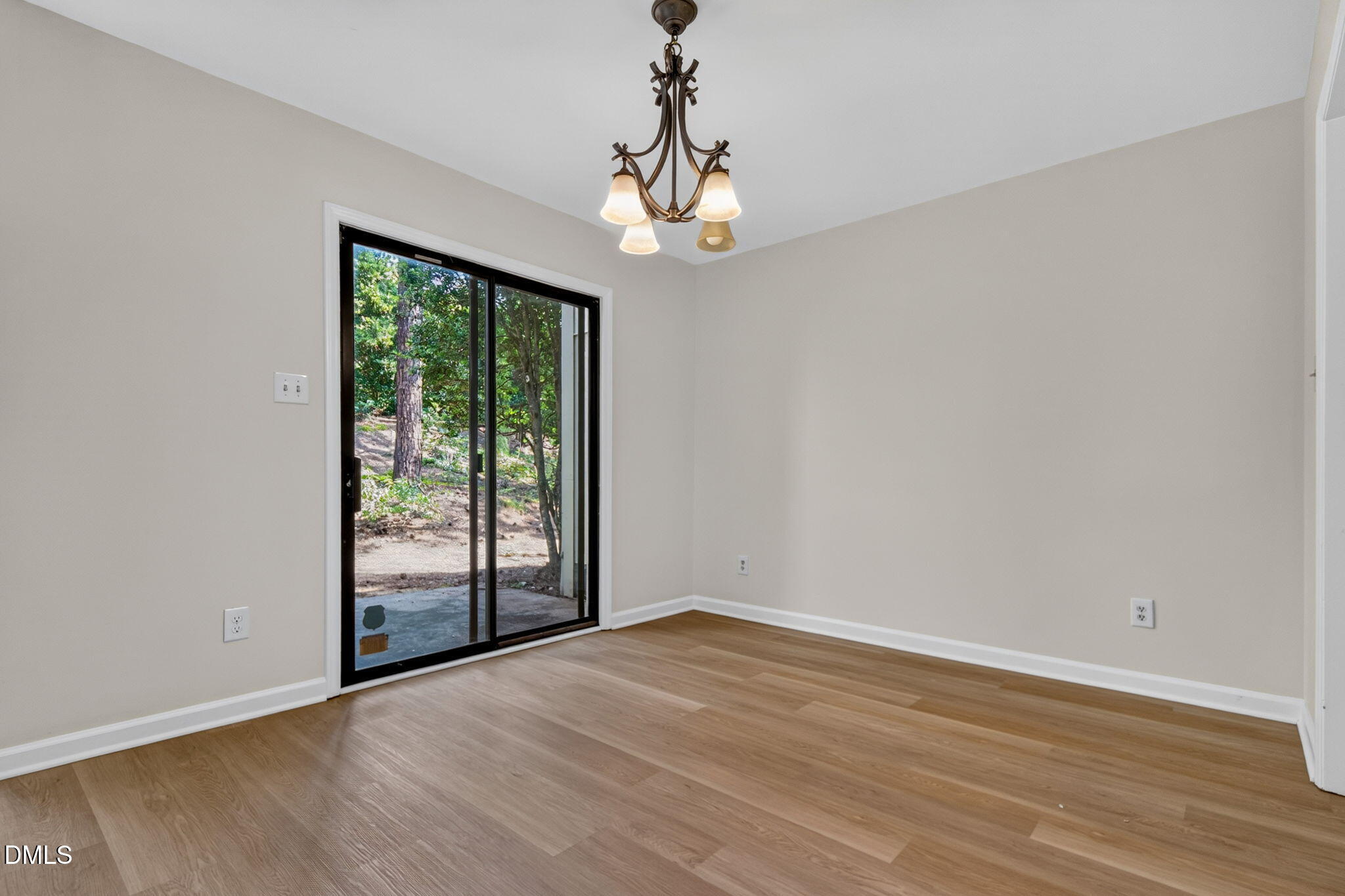 4101 Five Oaks Drive 32 Property Photo 6