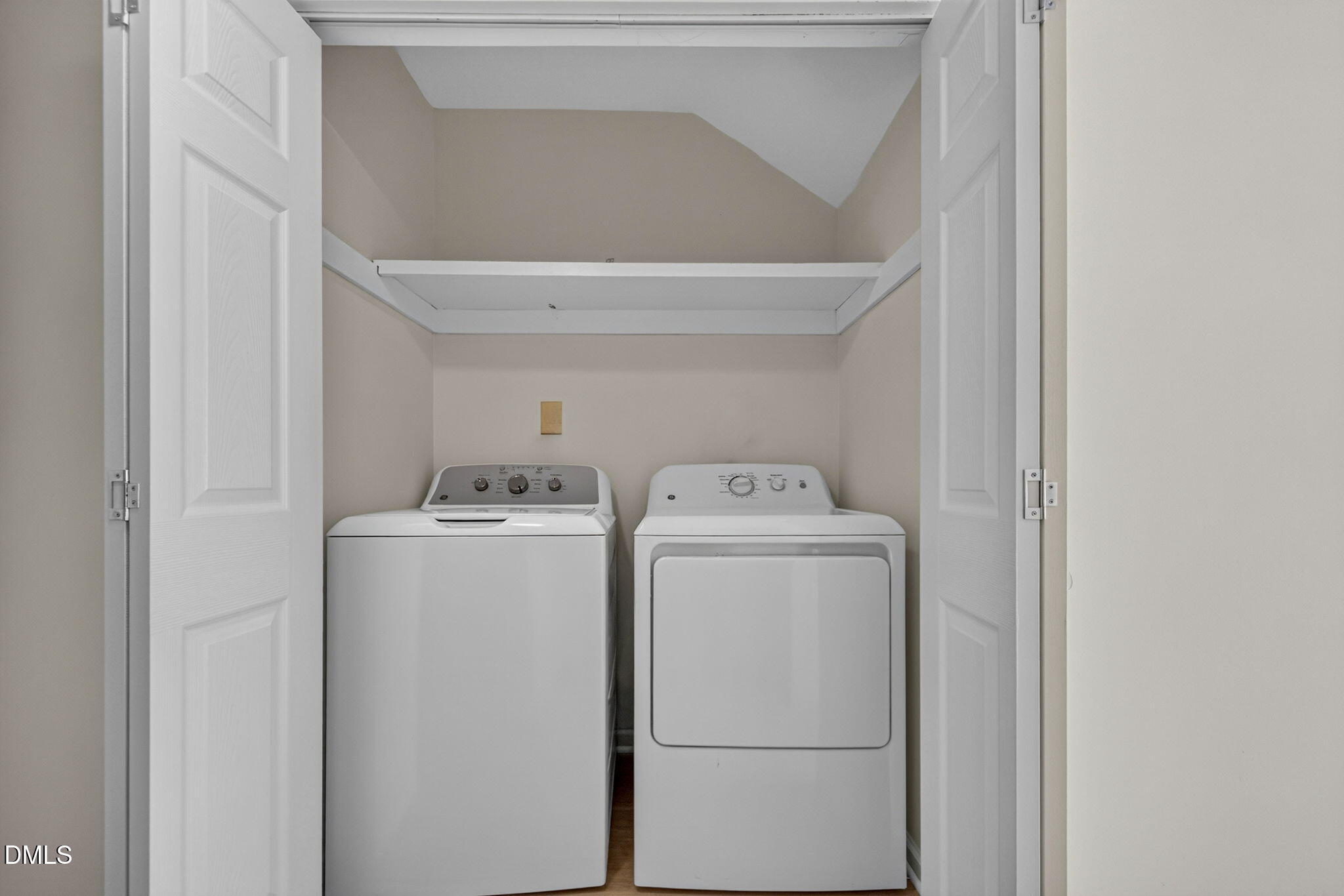 4101 Five Oaks Drive 32 Property Photo 24