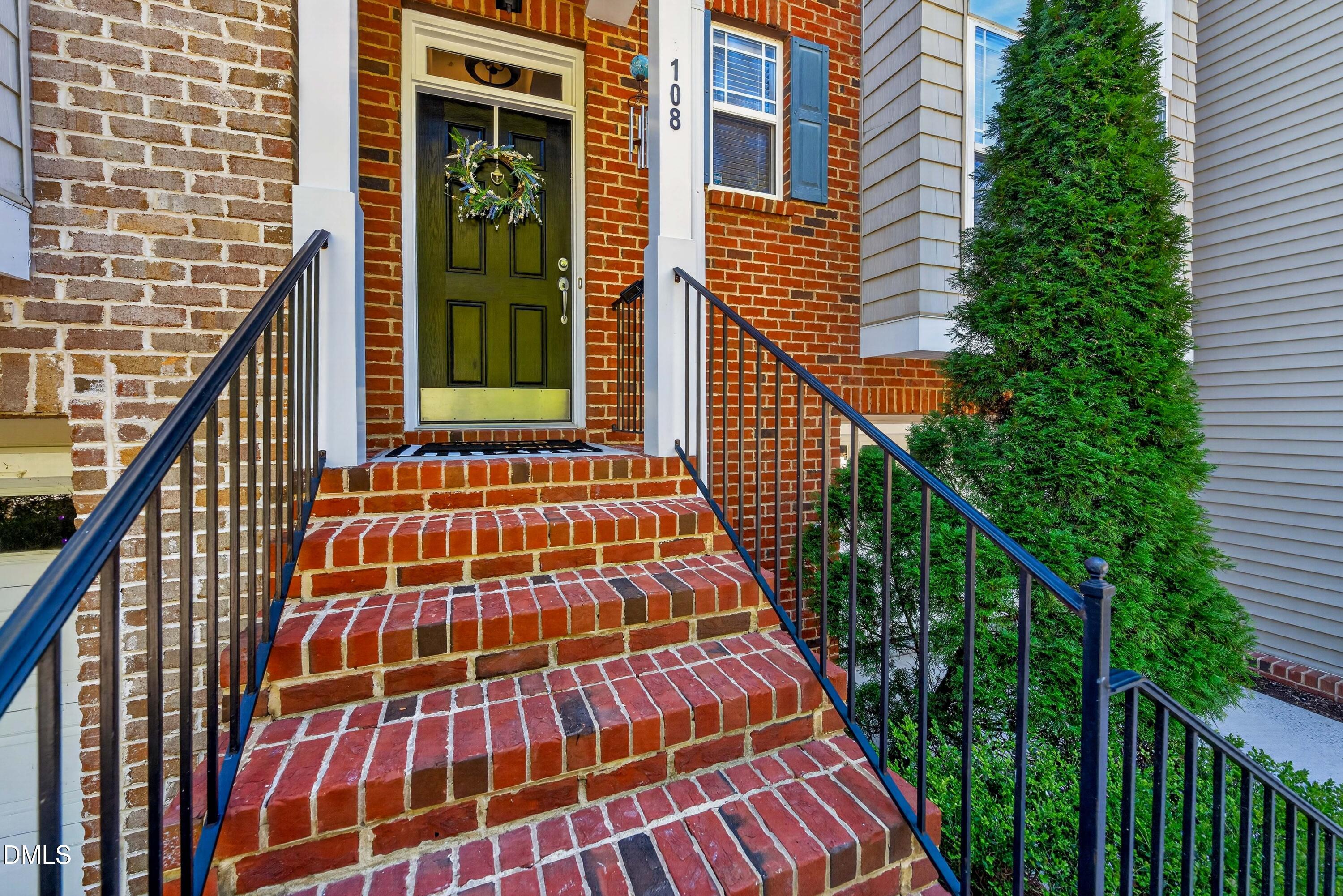 108 Primrose Lane Property Photo 2