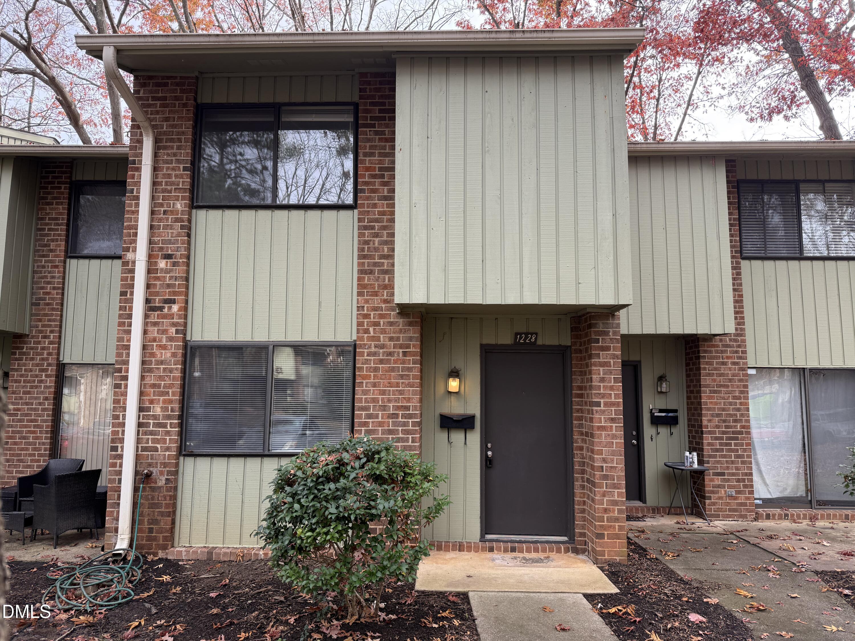 1228 Teakwood Place Property Photo 1