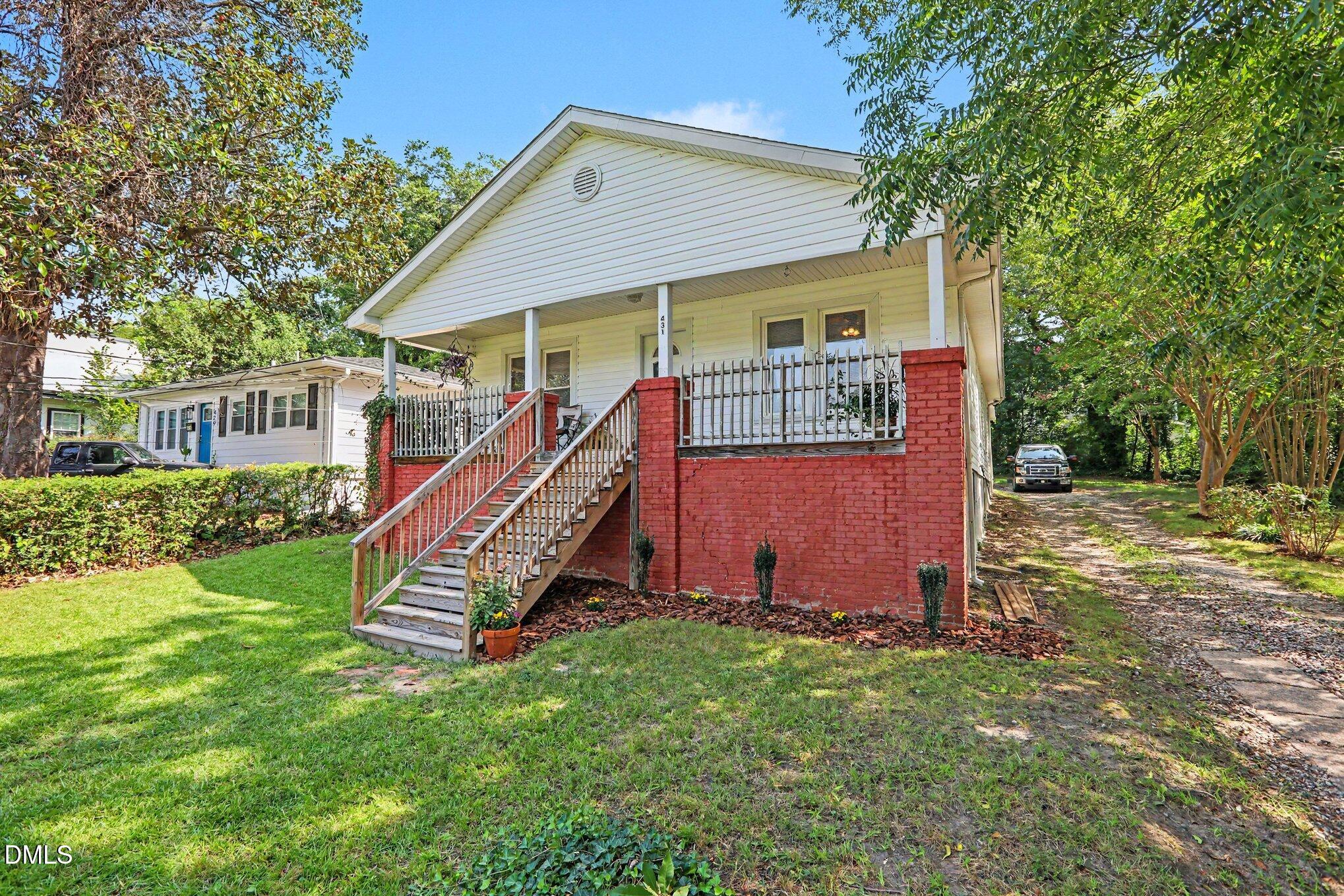 431 Eugene Street Property Photo 4