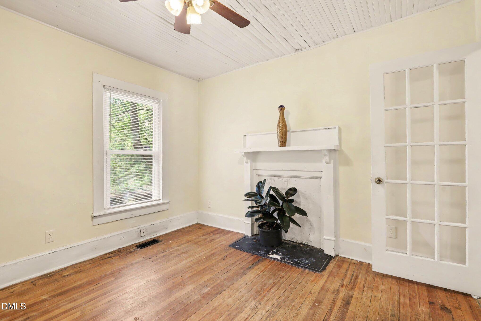 431 Eugene Street Property Photo 14