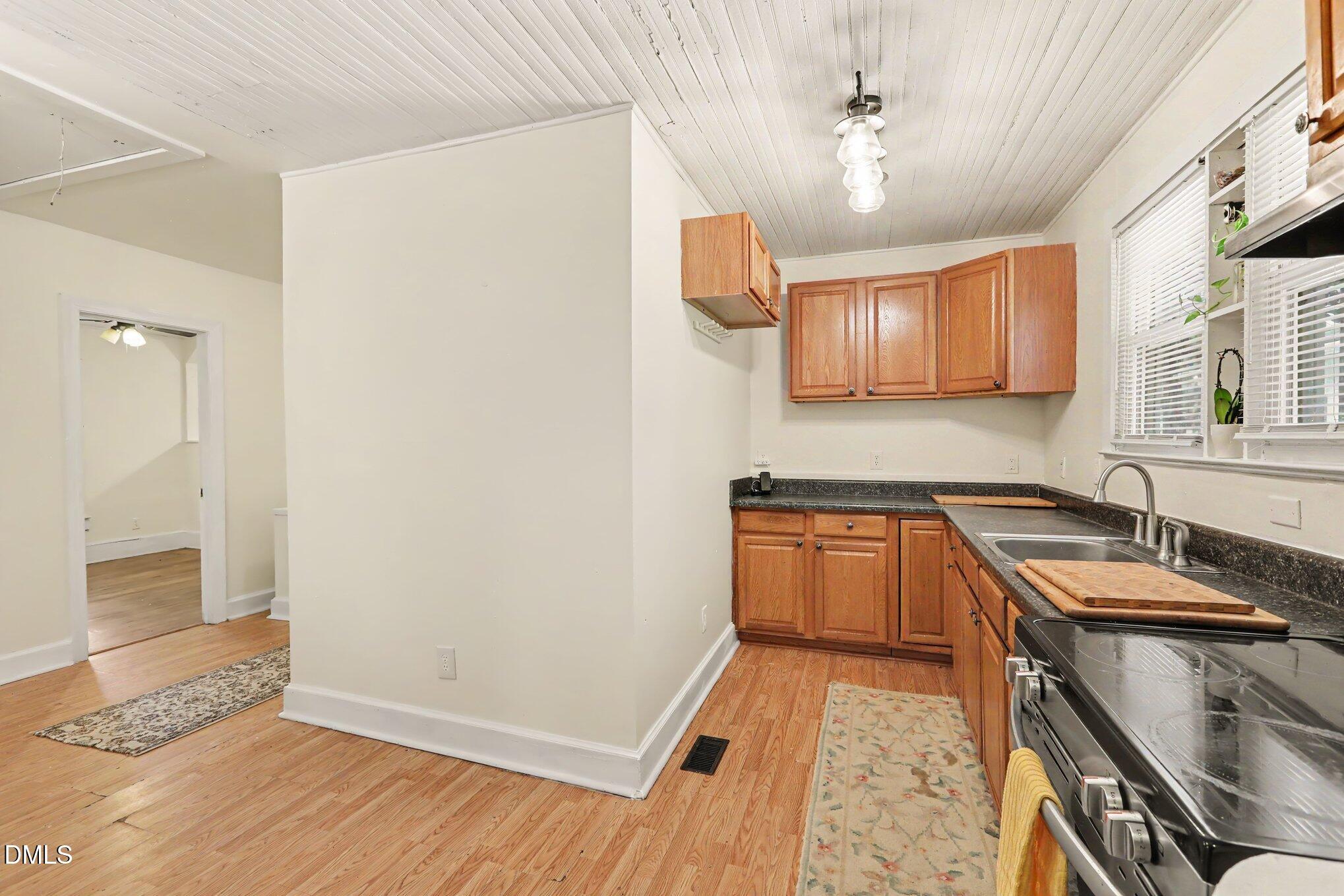 431 Eugene Street Property Photo 20