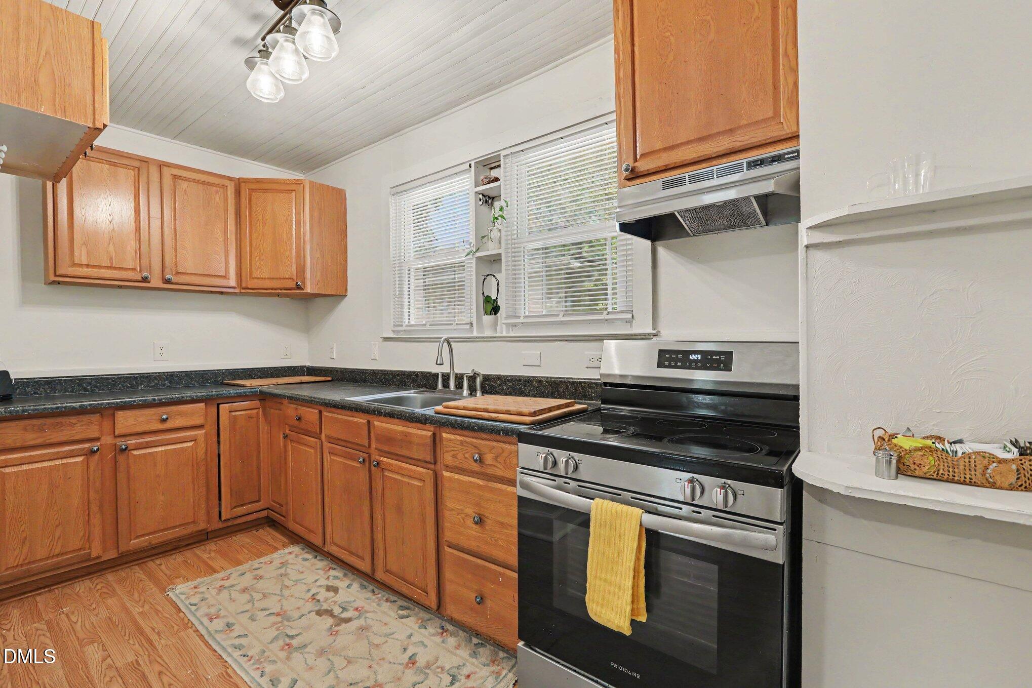 431 Eugene Street Property Photo 21