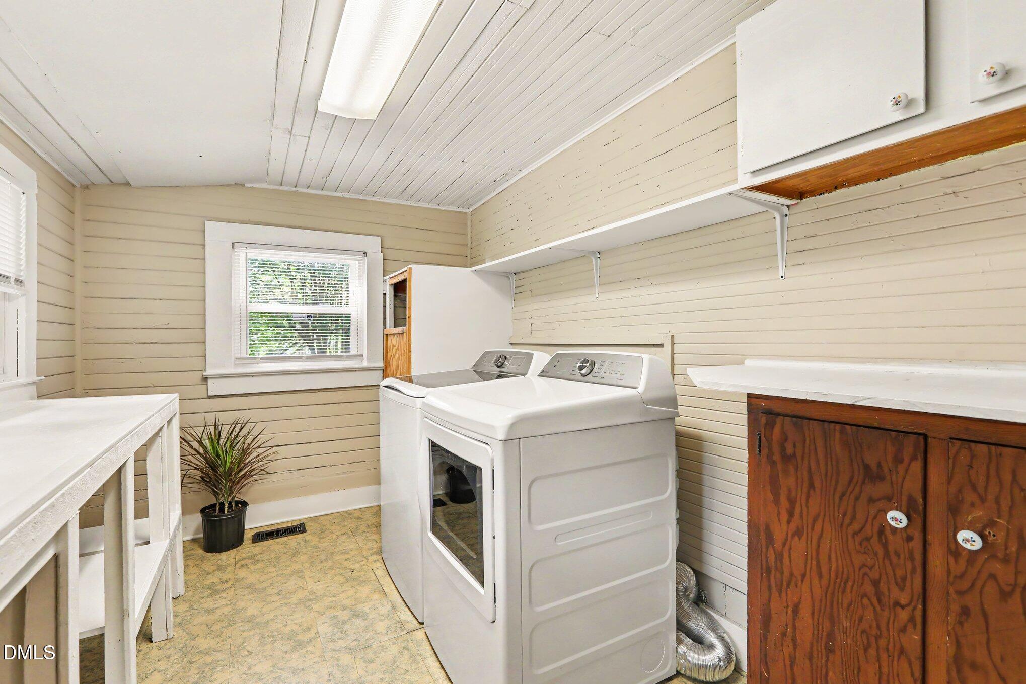 431 Eugene Street Property Photo 22
