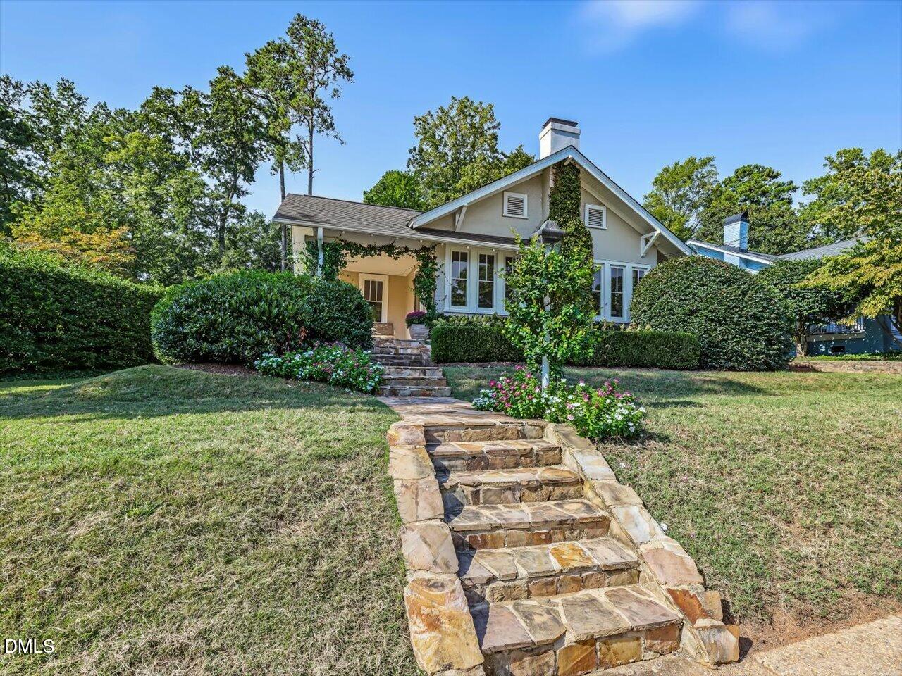 2211 Creston Road Property Photo 5
