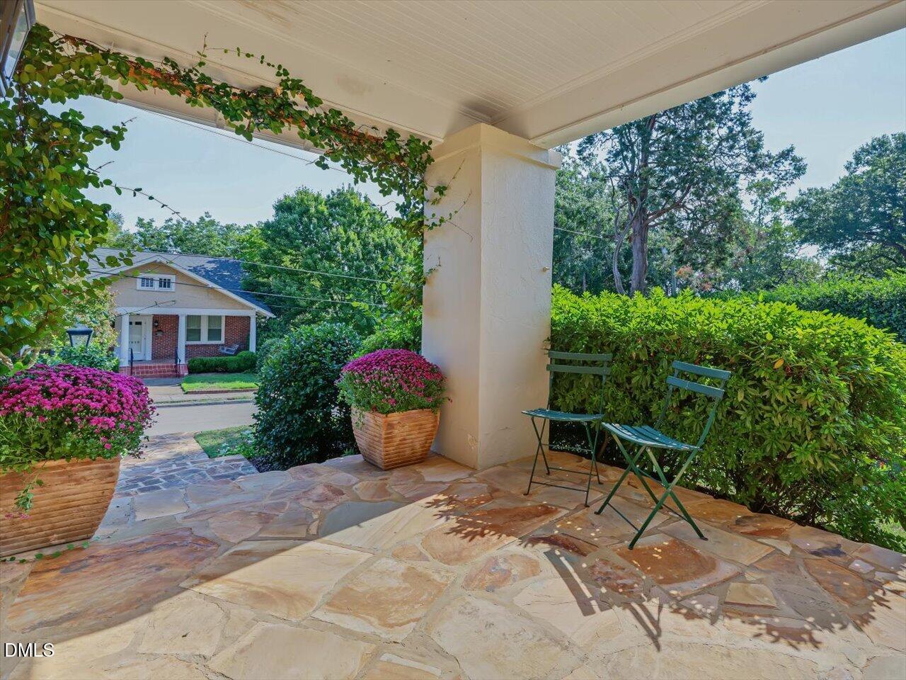 2211 Creston Road Property Photo 8