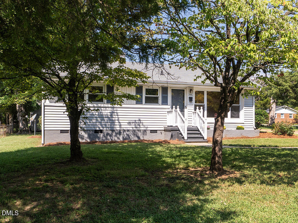 1901 Lynnwood Drive Property Photo 3