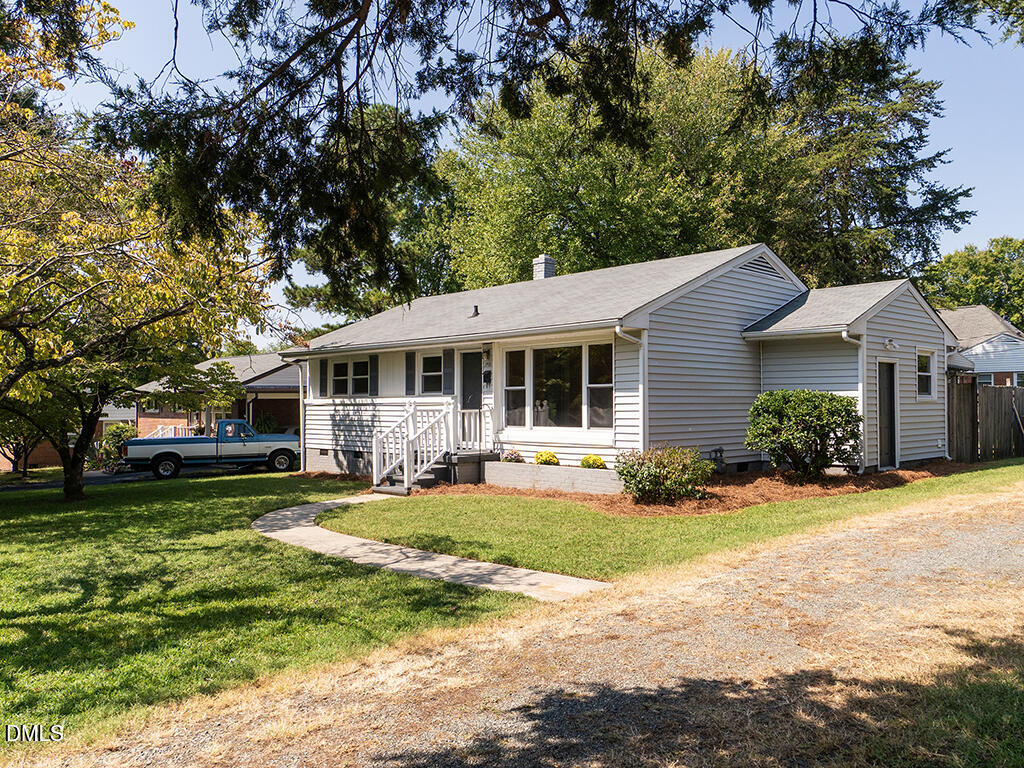 1901 Lynnwood Drive Property Photo 4