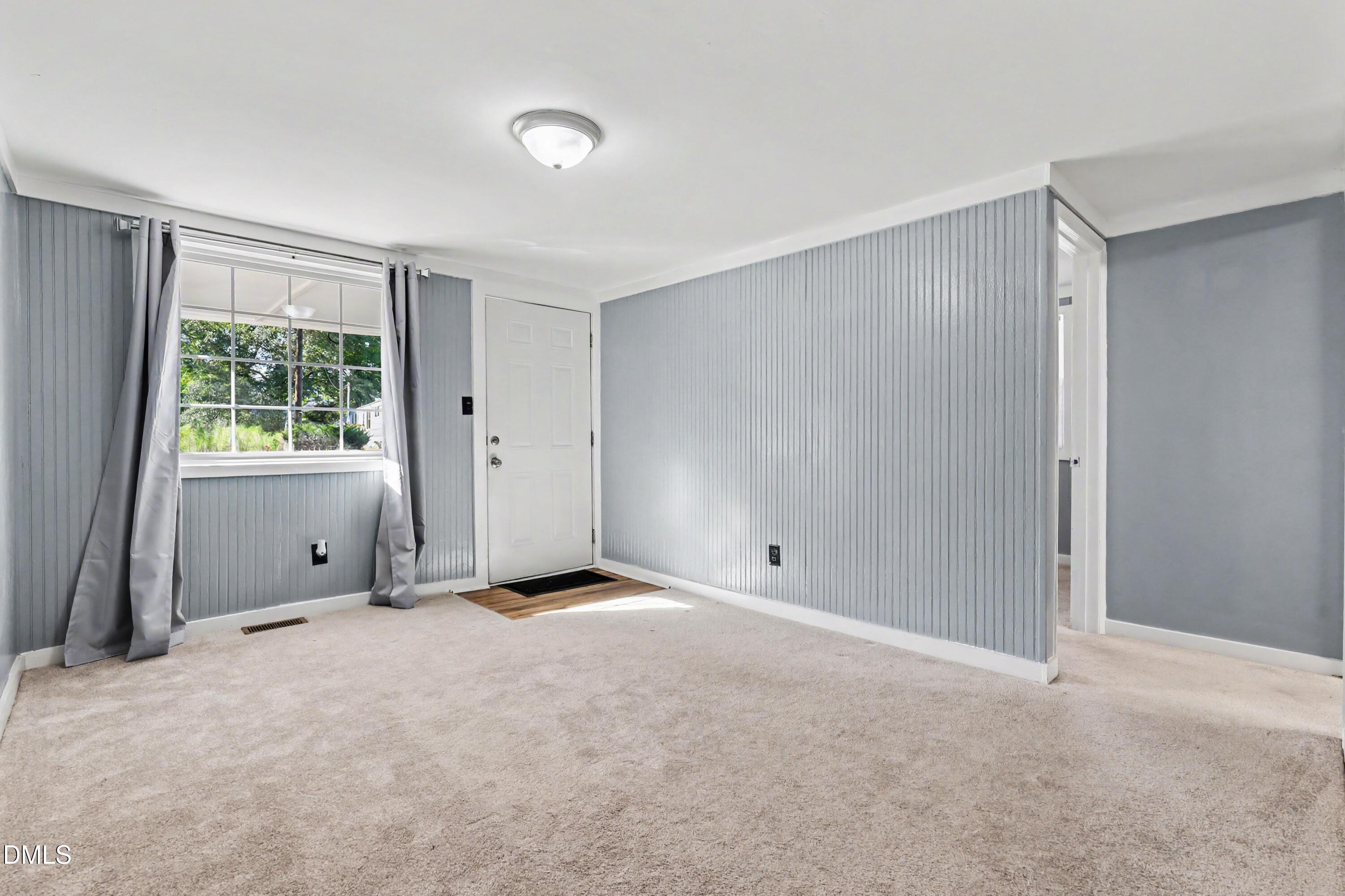 106 W Allen Street Property Photo 3