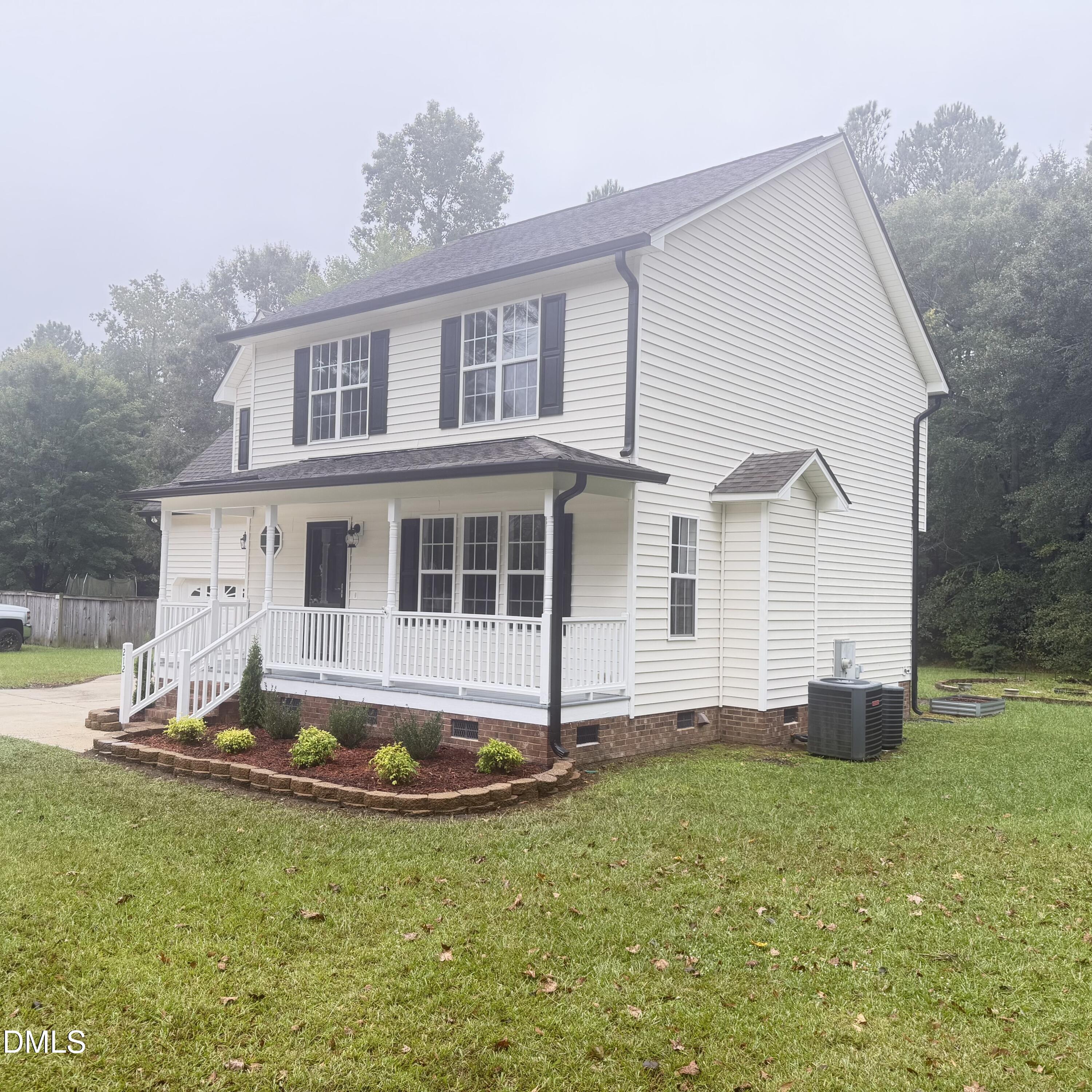212 Spearhead Place Property Photo 2