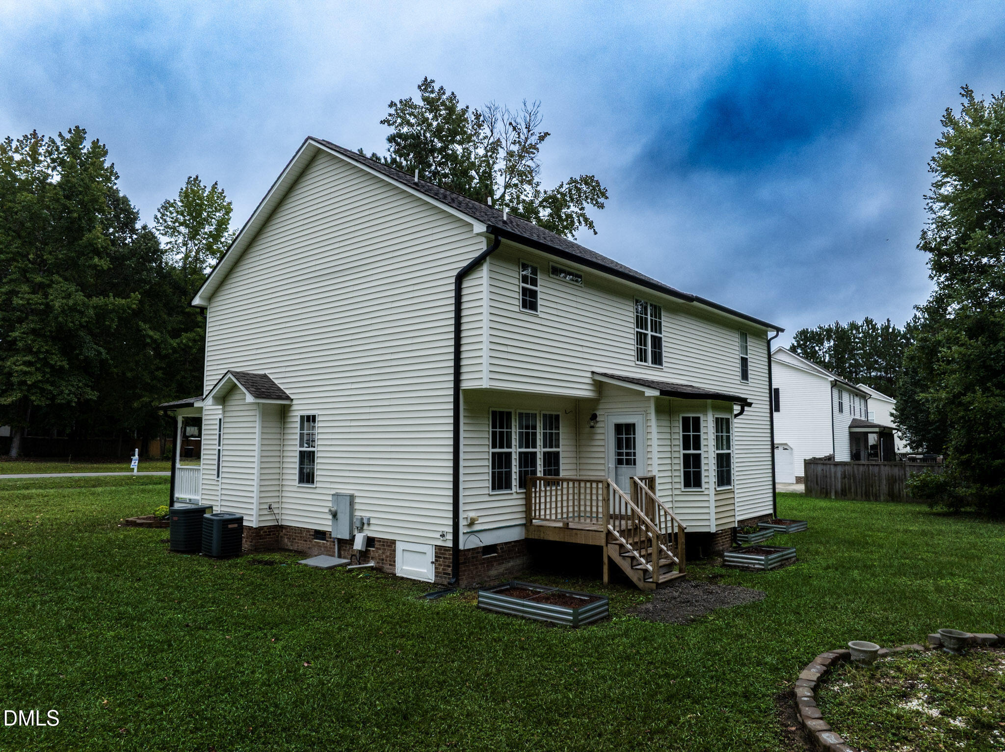212 Spearhead Place Property Photo 4