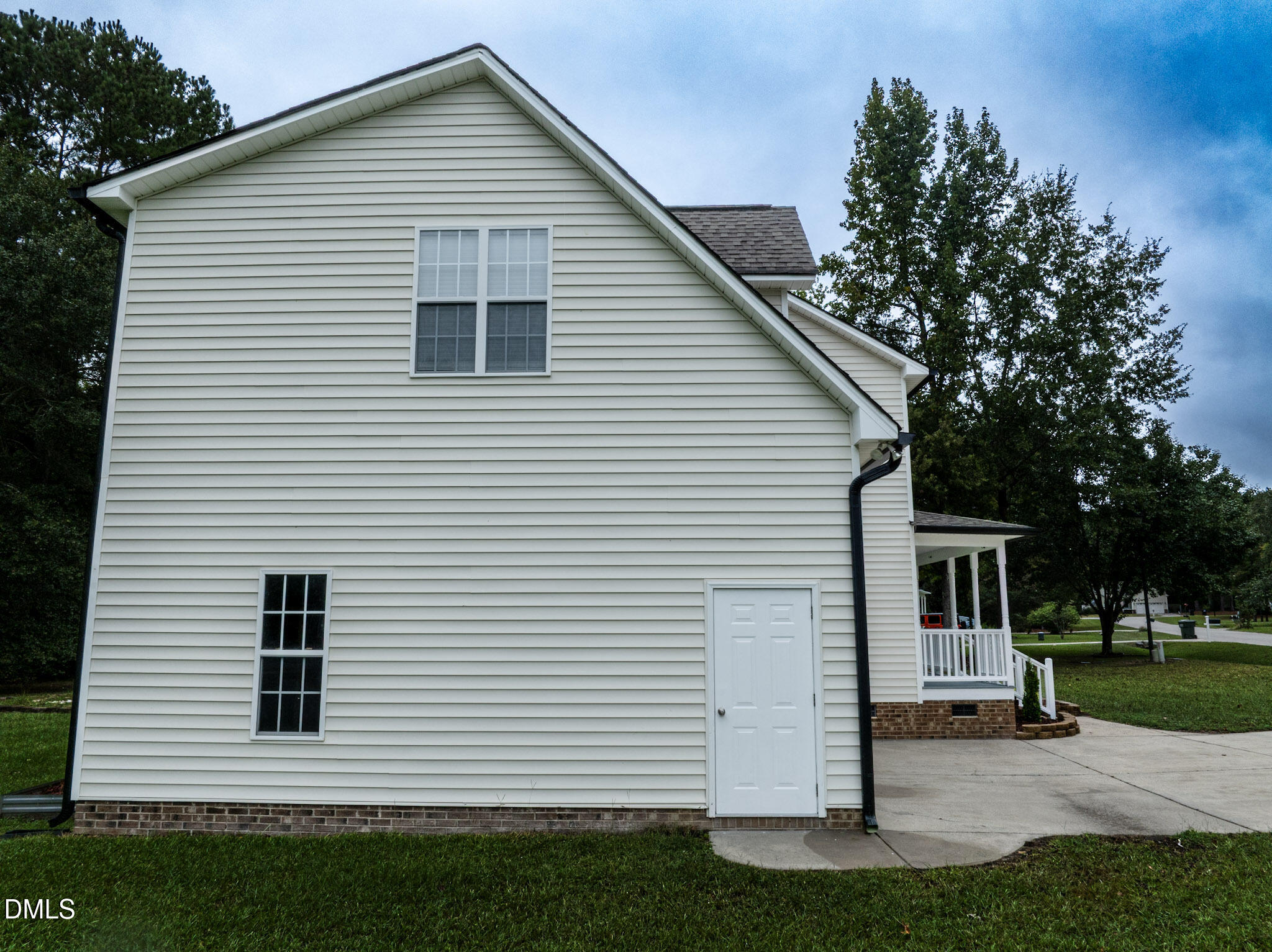 212 Spearhead Place Property Photo 6