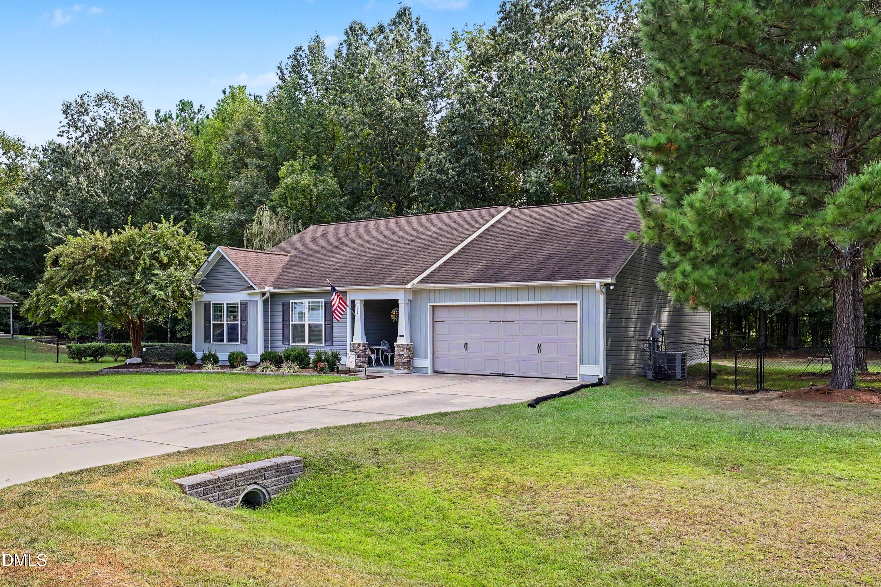 91 Castaway Court Property Photo 4