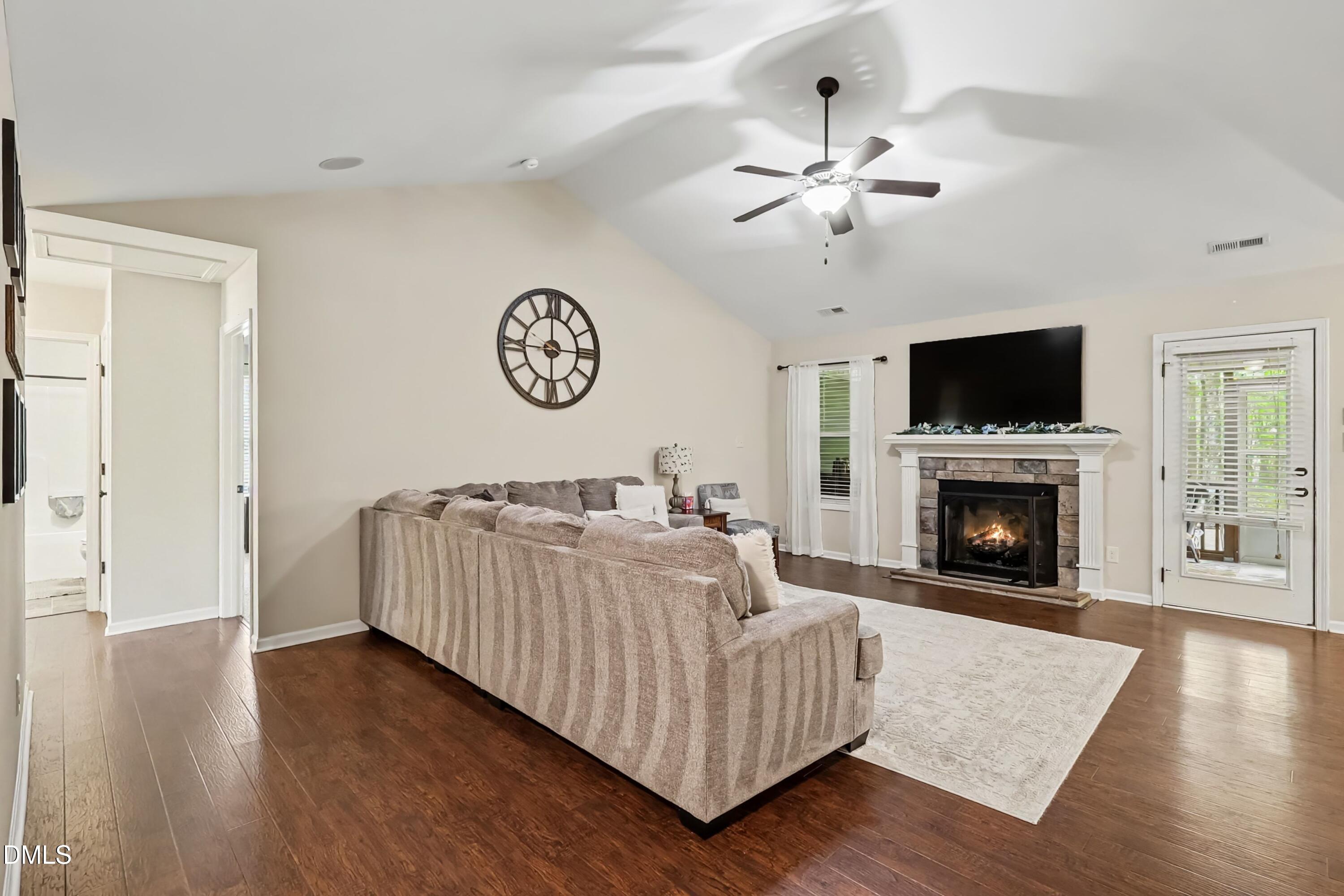 91 Castaway Court Property Photo 6