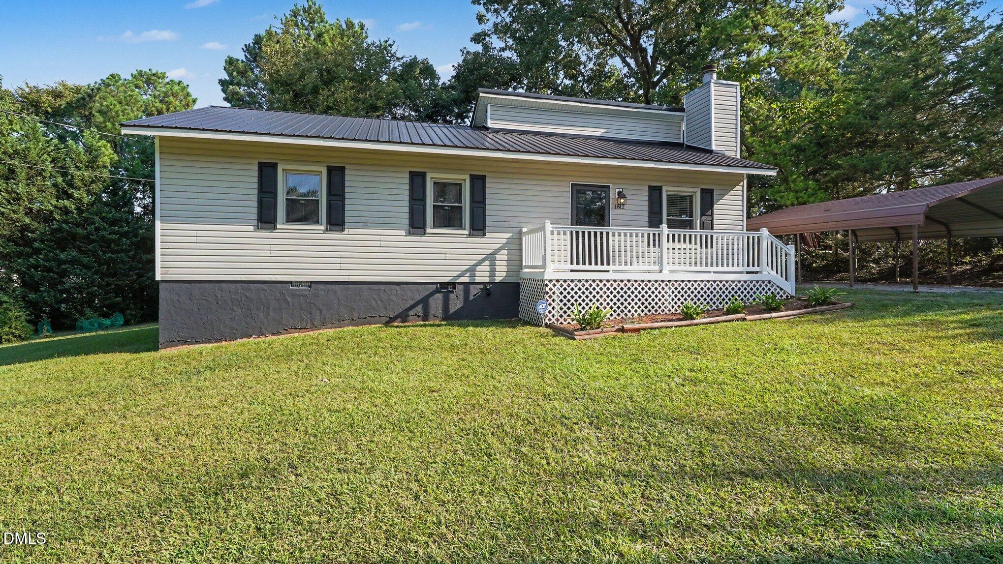 1812 N Chatham Avenue Property Photo 3