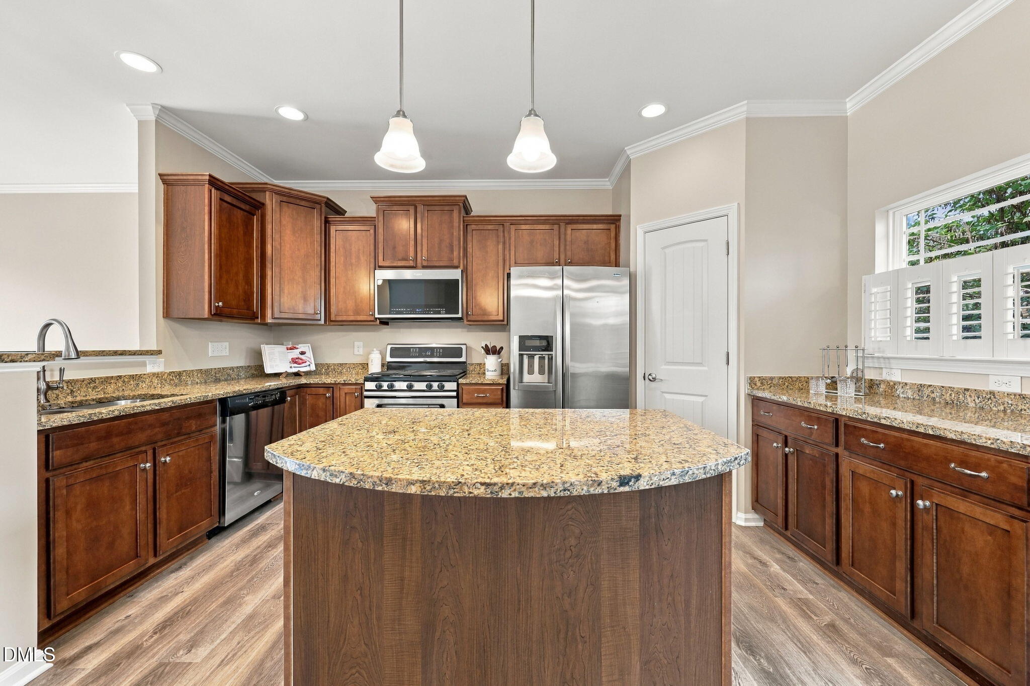 110 Irving Way Property Photo 6