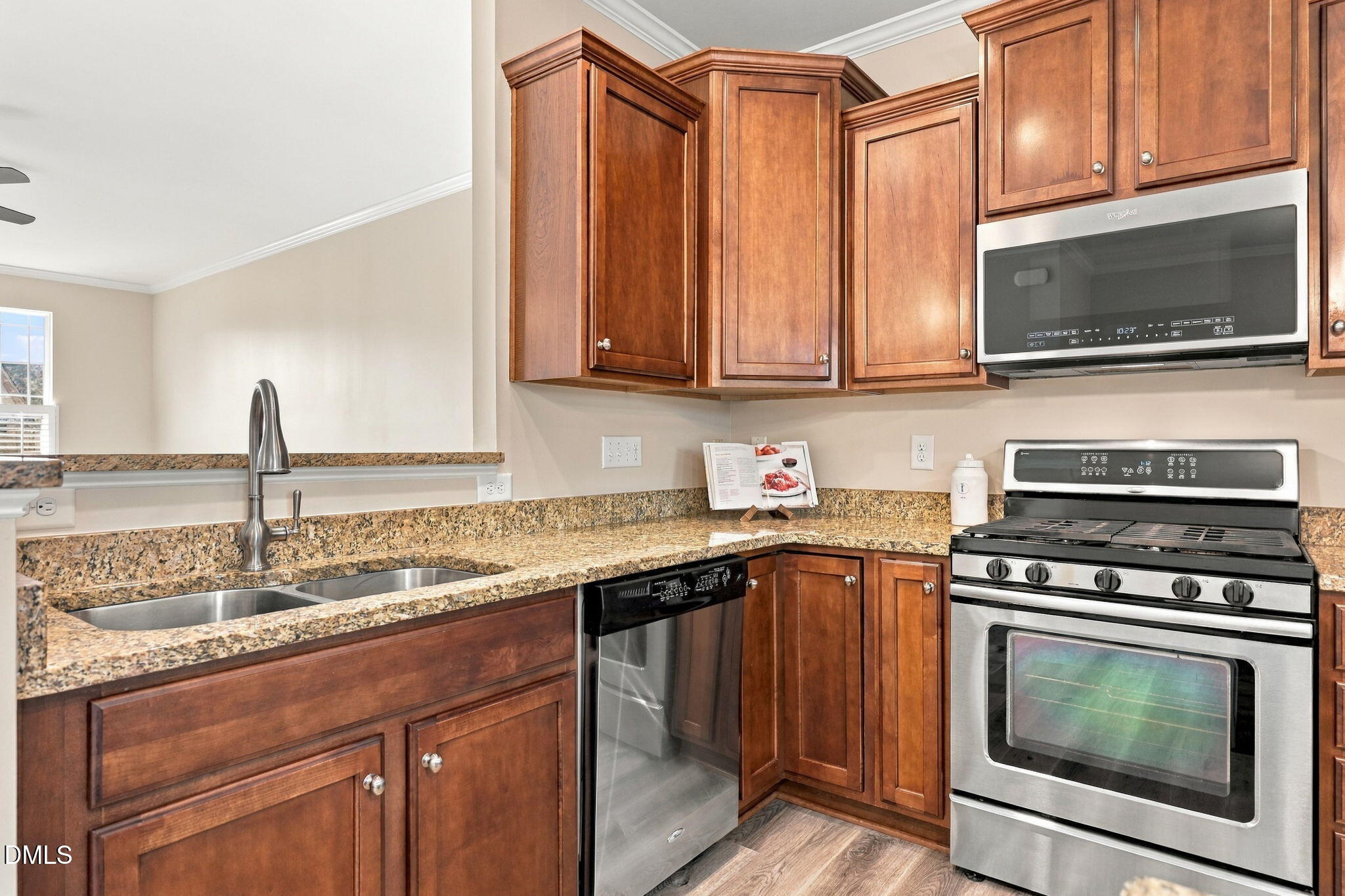 110 Irving Way Property Photo 11
