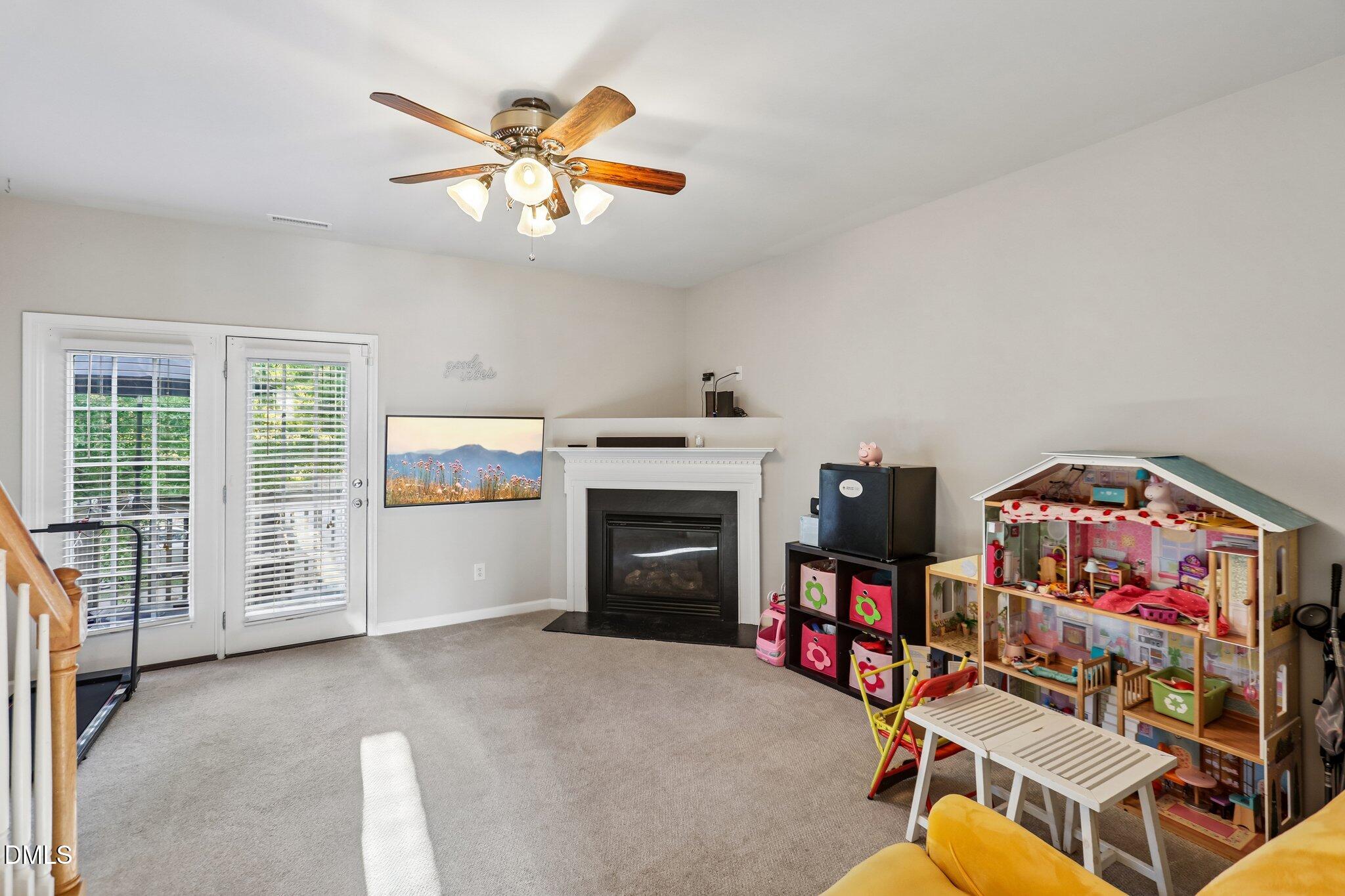 1629 Snow Mass Way Property Photo 8
