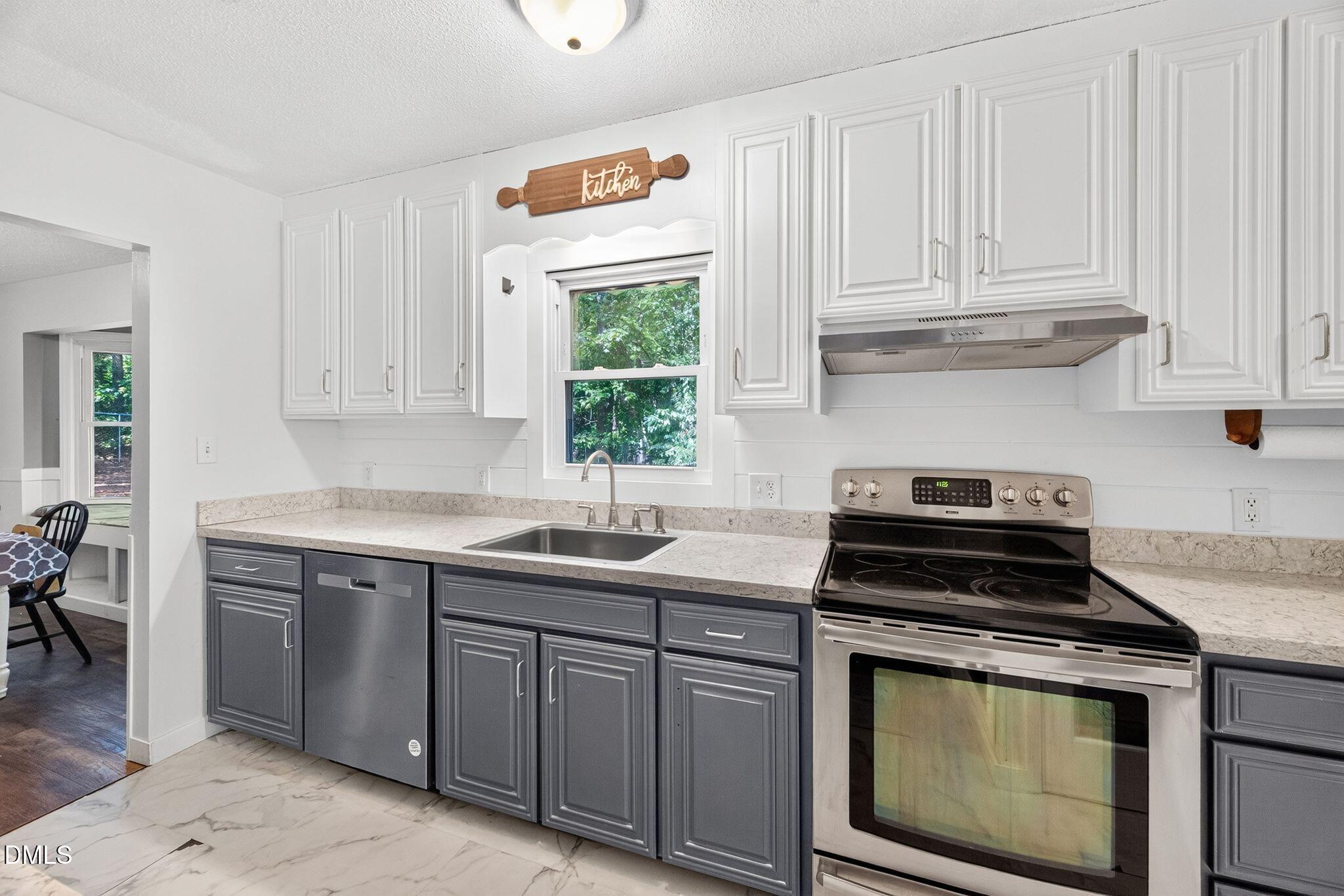 1409 Hall Boulevard Property Photo 4