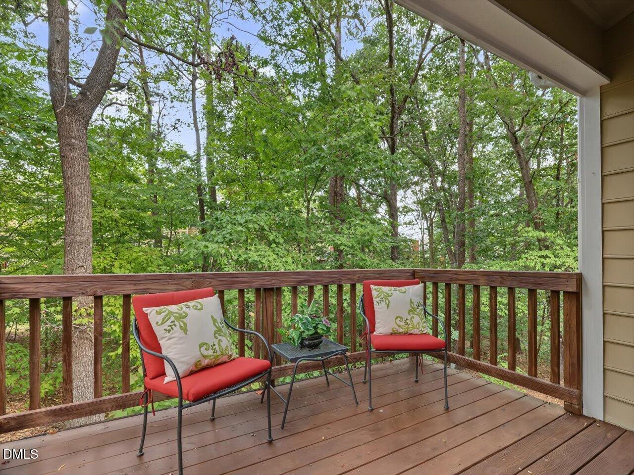 7 Kings Mount Court Property Photo 6
