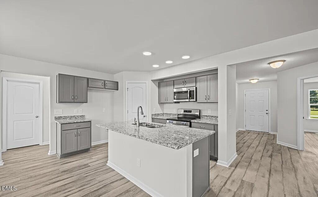 2905 Essex Street Property Photo 8