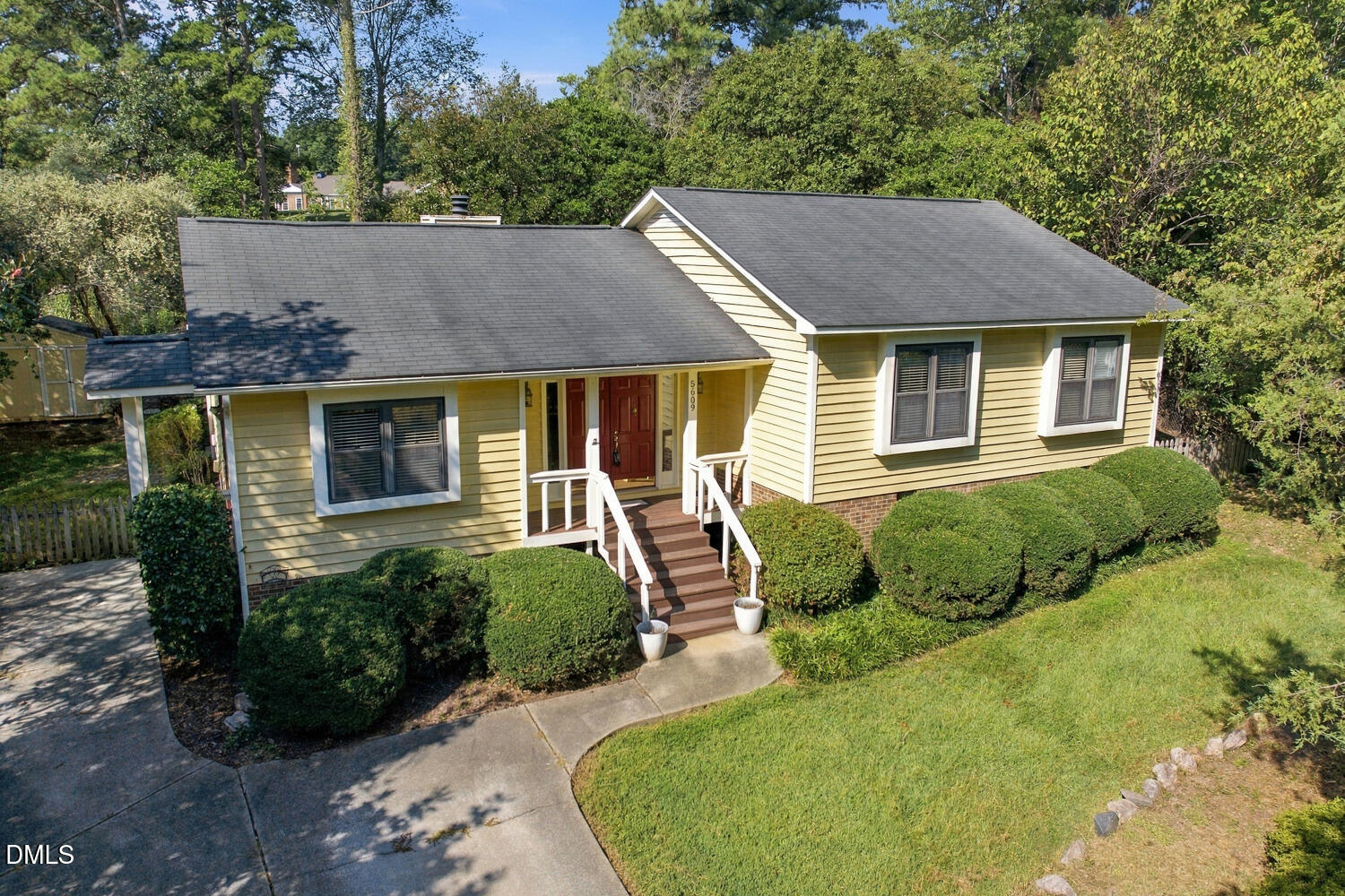 5609 Groomsbridge Court Property Photo 1