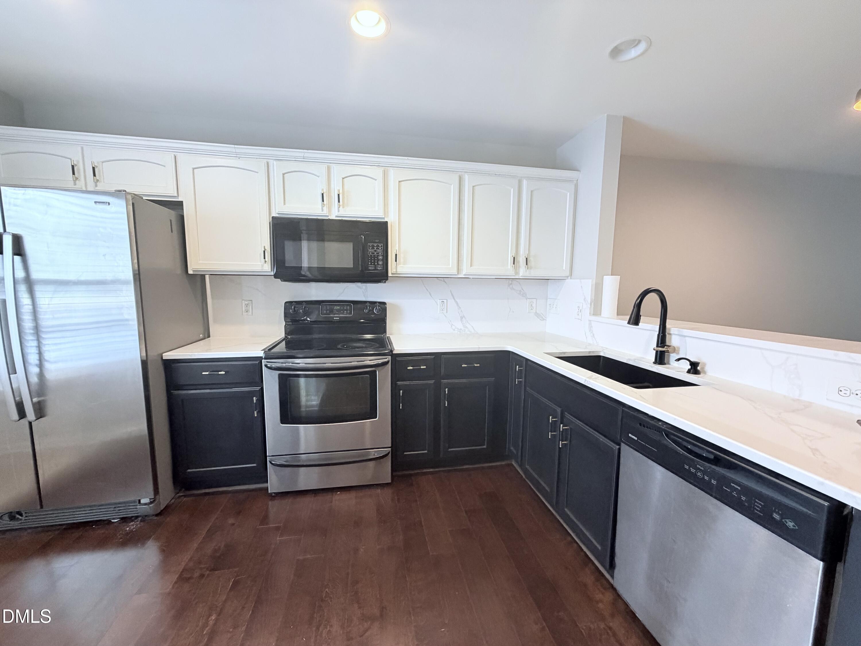 1903 Serenade Circle Property Photo 2