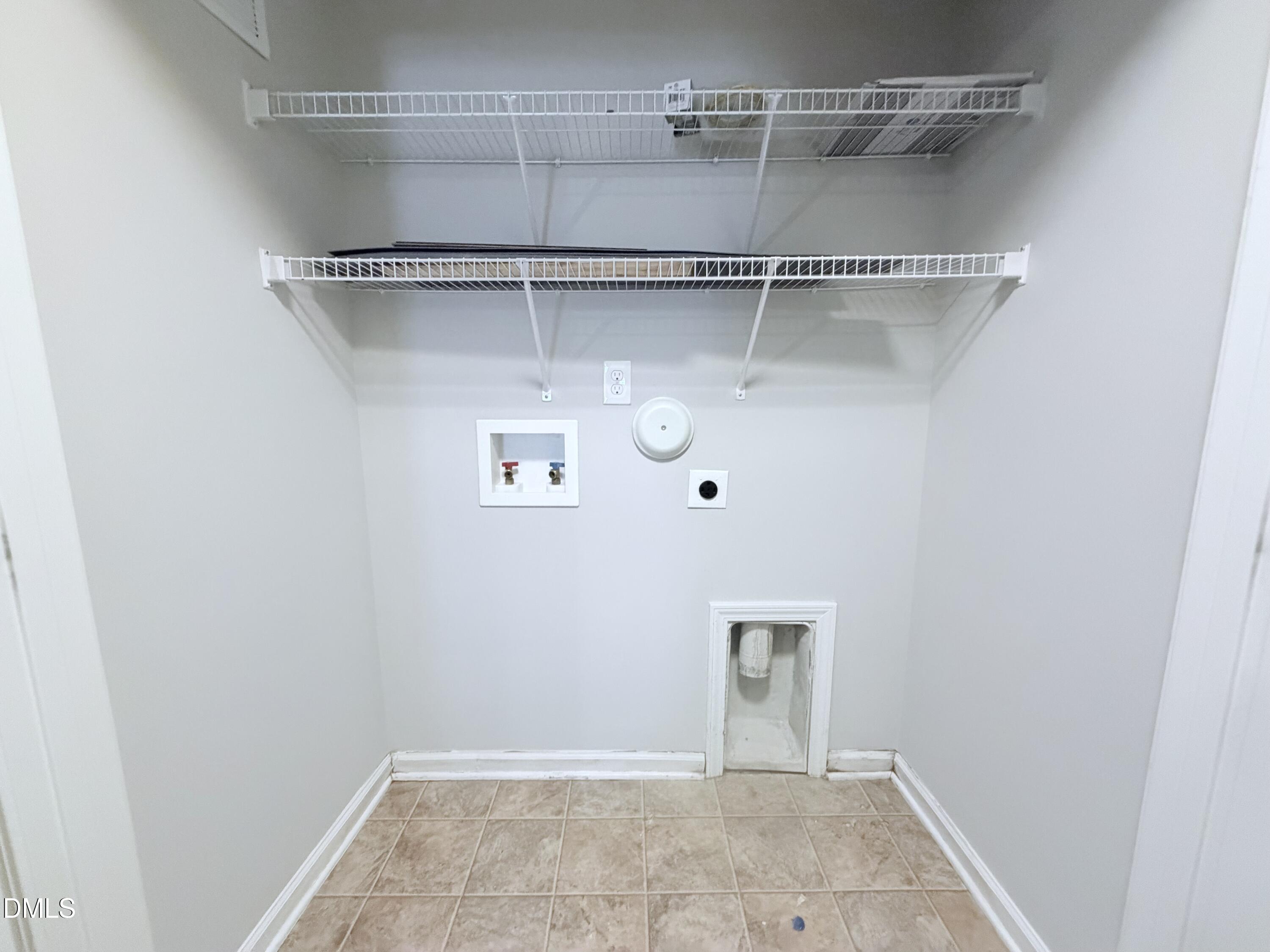 1903 Serenade Circle Property Photo 4
