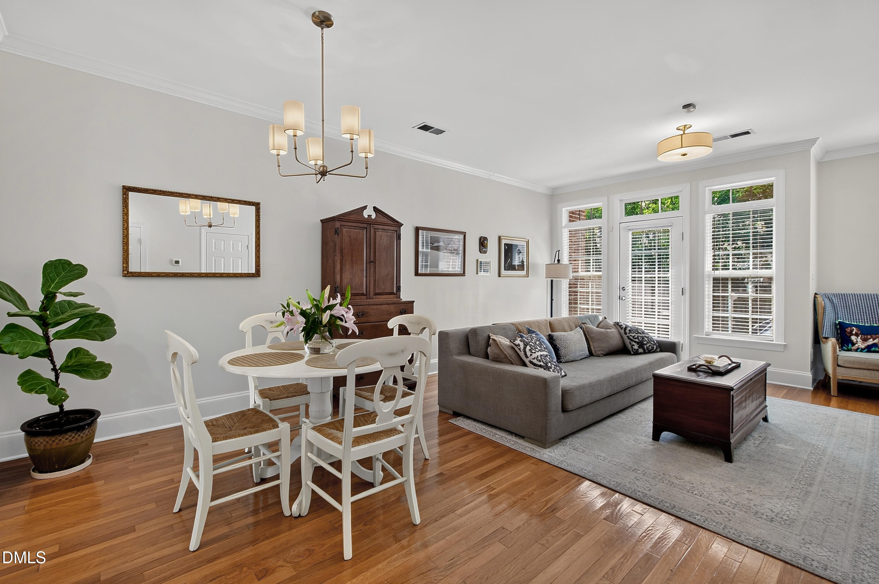 673 Highpark Lane Property Photo 2