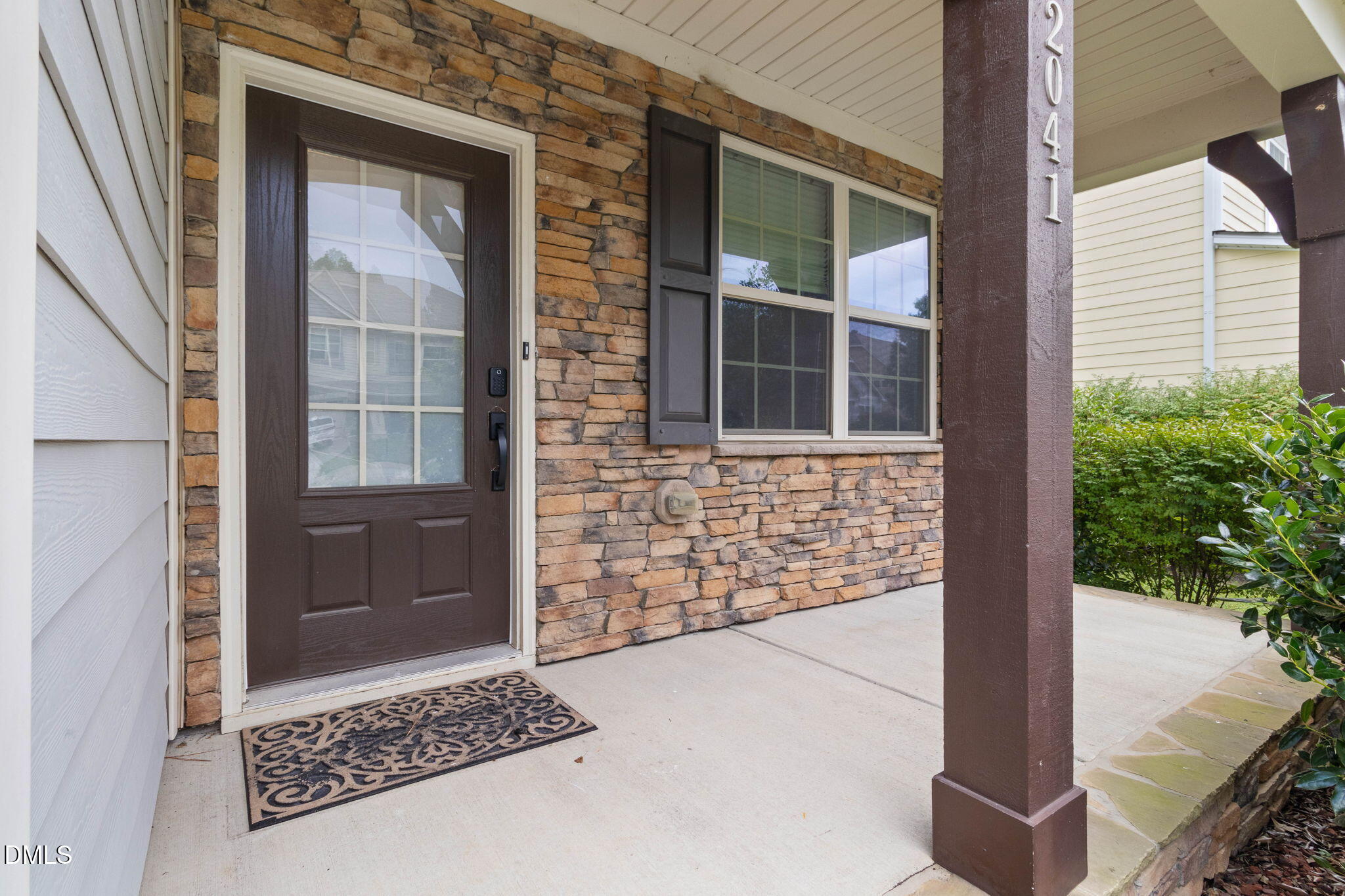 2041 Longmont Drive Property Photo 2