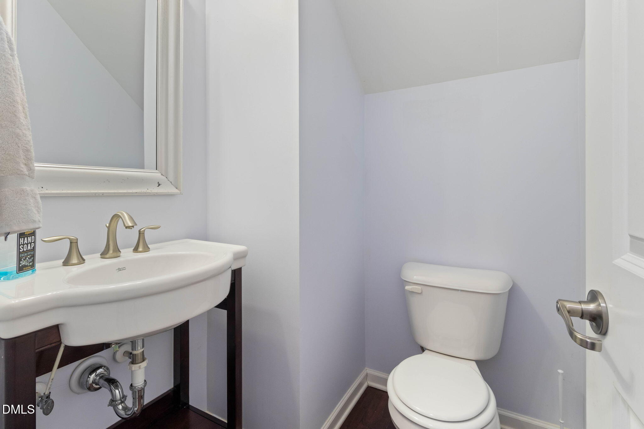 2041 Longmont Drive Property Photo 14