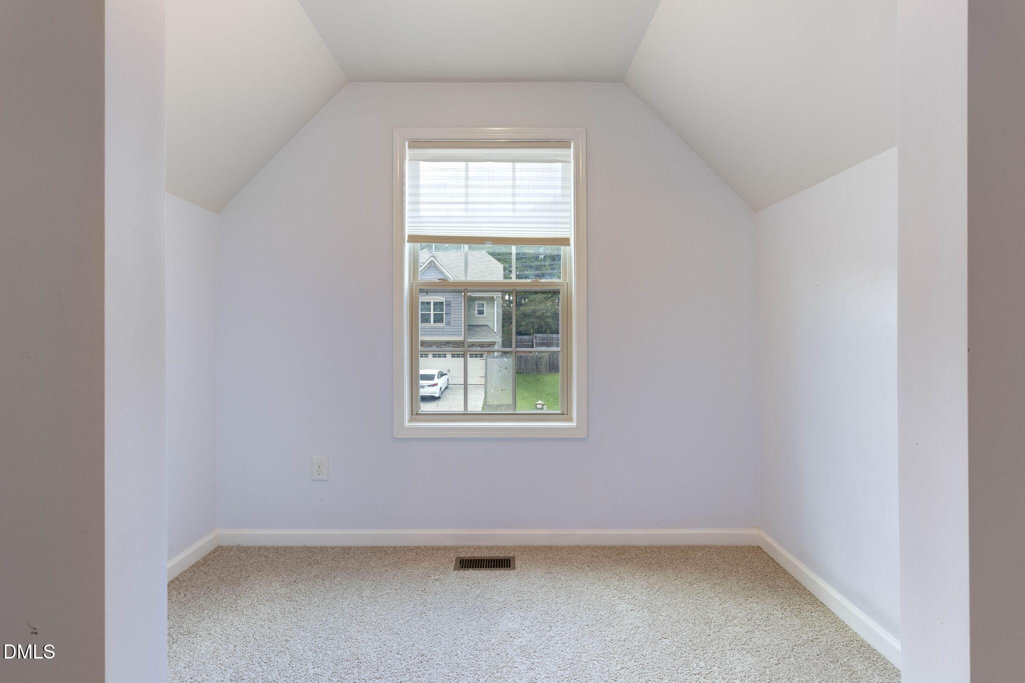 2041 Longmont Drive Property Photo 23
