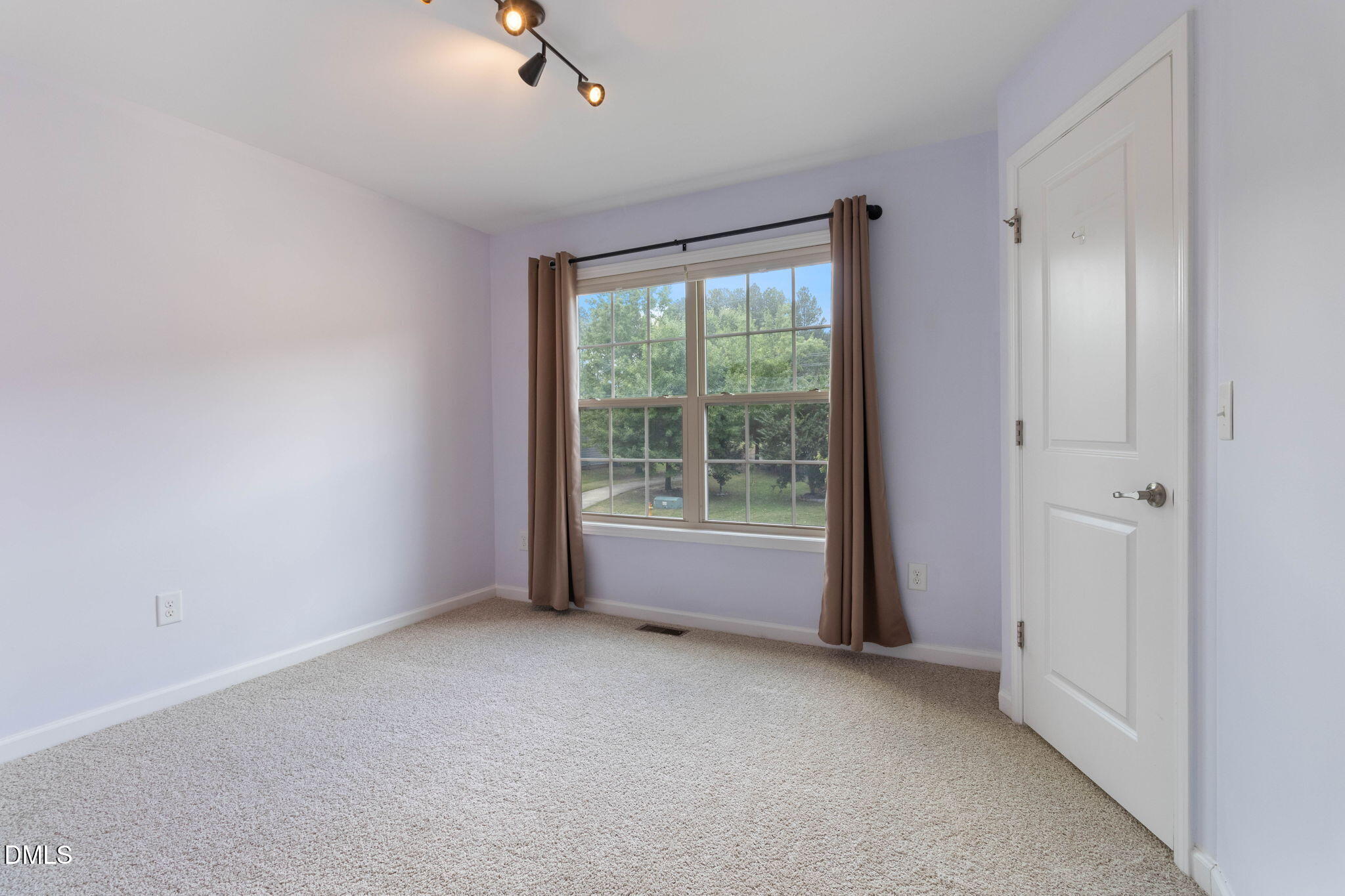 2041 Longmont Drive Property Photo 24