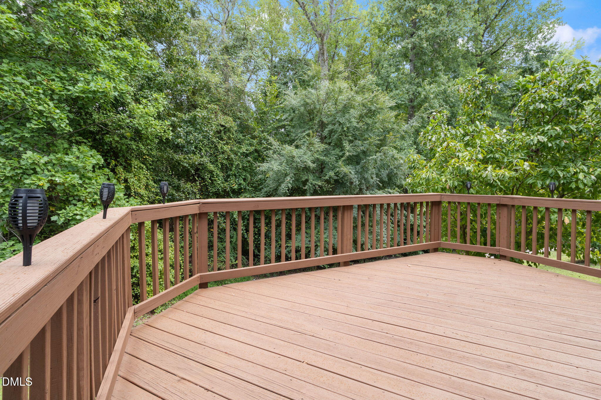 2041 Longmont Drive Property Photo 27