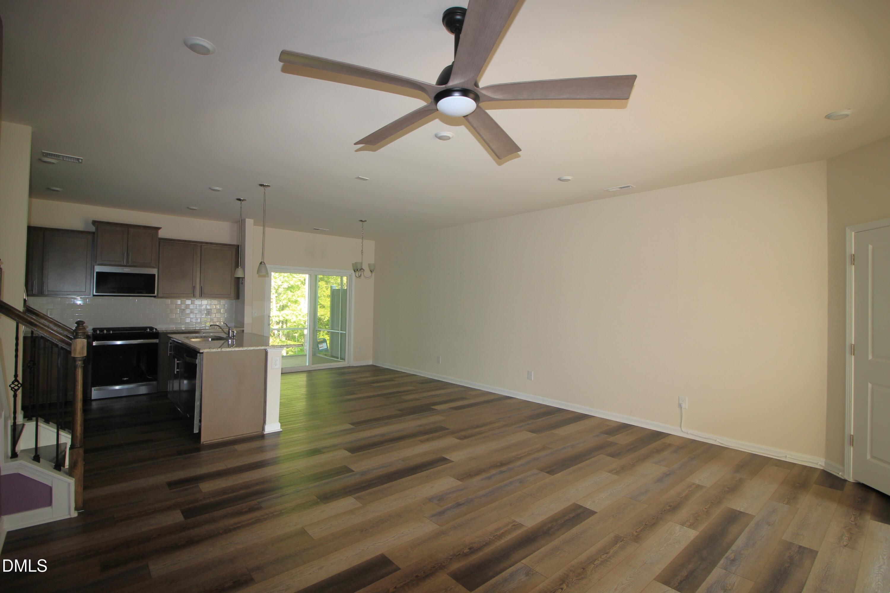1504 Glacier Drive Property Photo 5