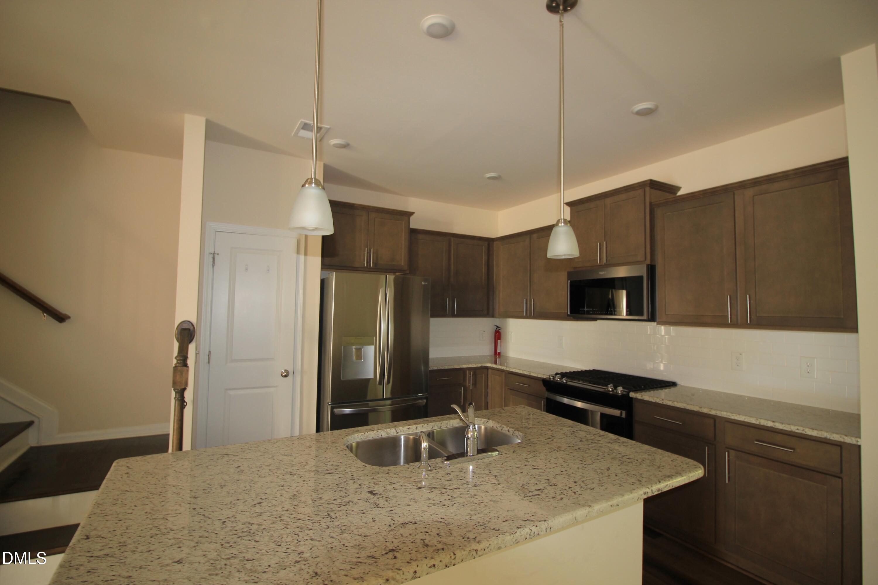 1504 Glacier Drive Property Photo 6