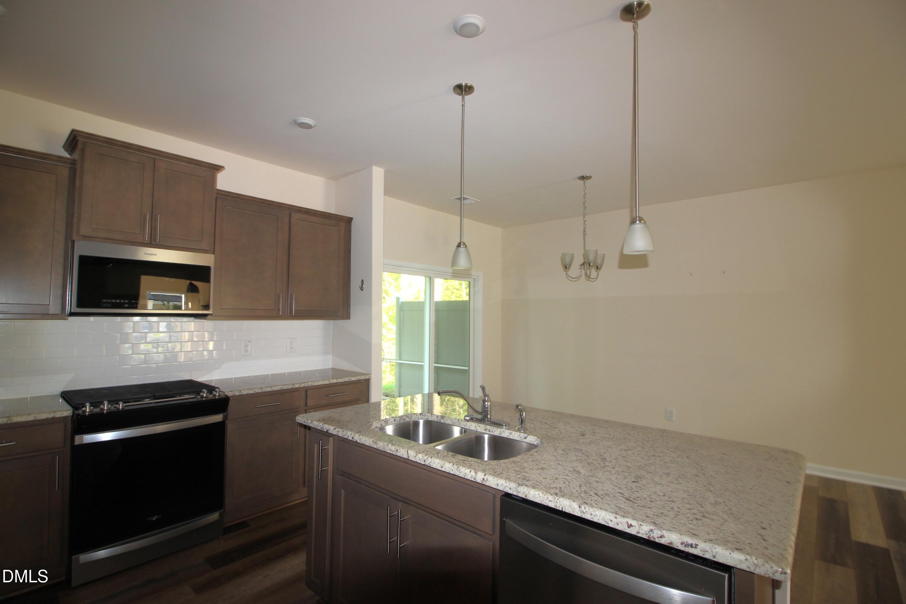 1504 Glacier Drive Property Photo 7