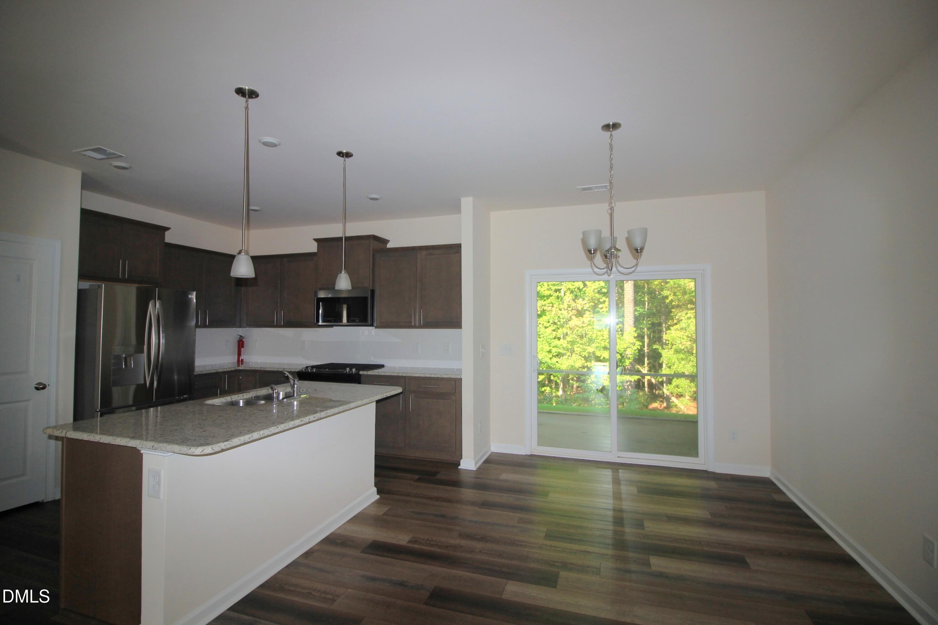 1504 Glacier Drive Property Photo 8